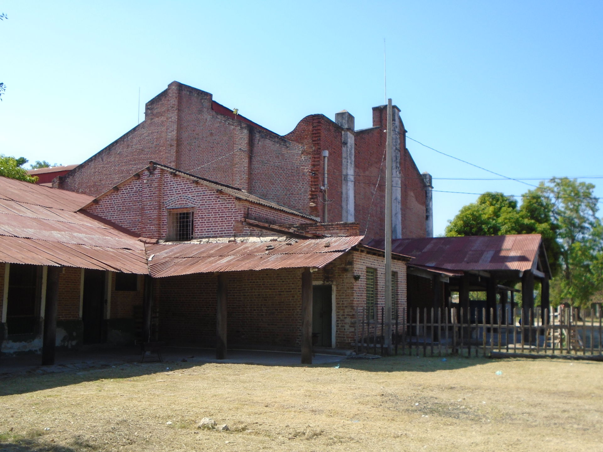 Ruinas de la extinta empresa taninera Carlos Casado.