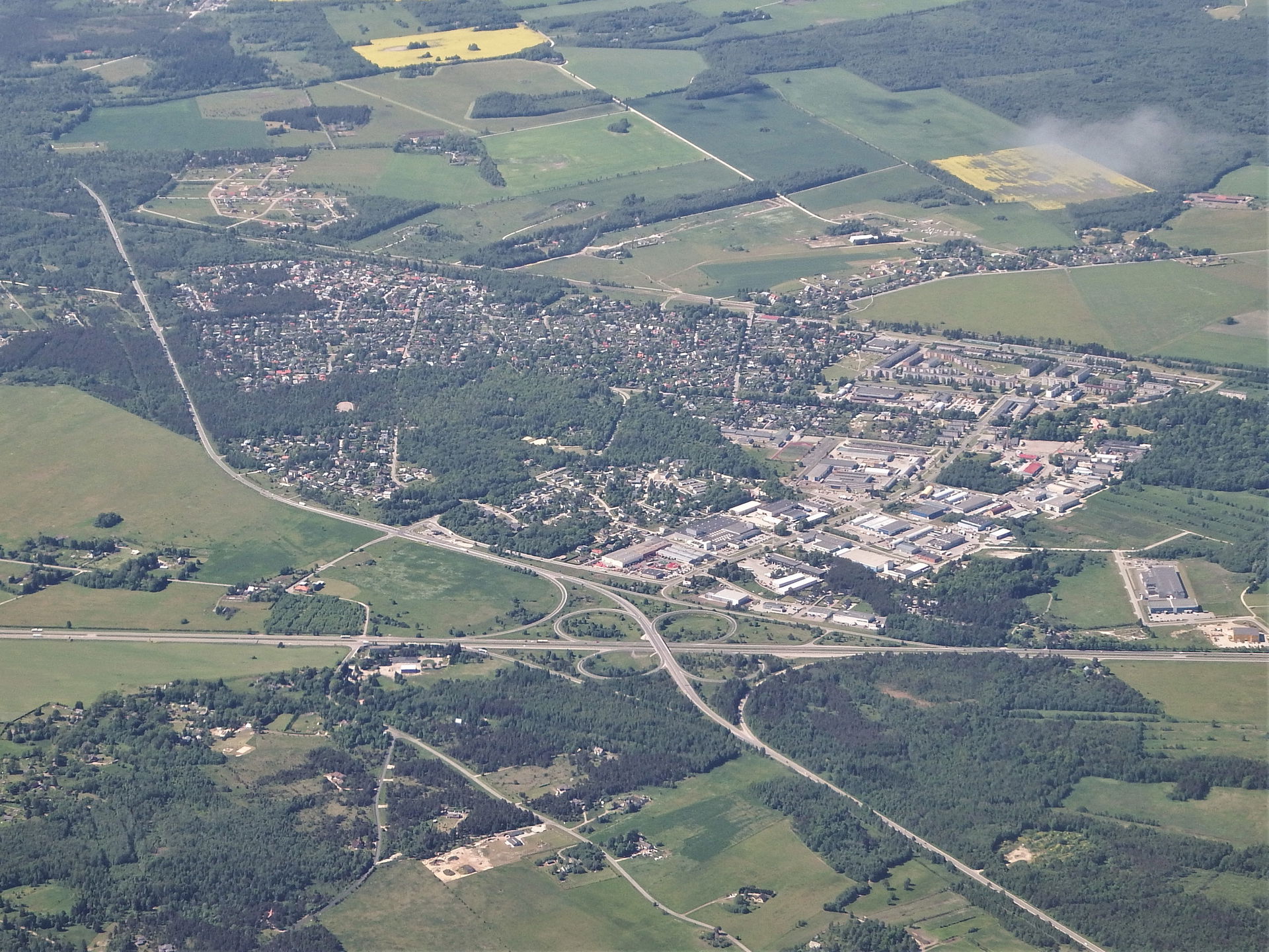 Miasto Saue w Estonii, widok z samolotu