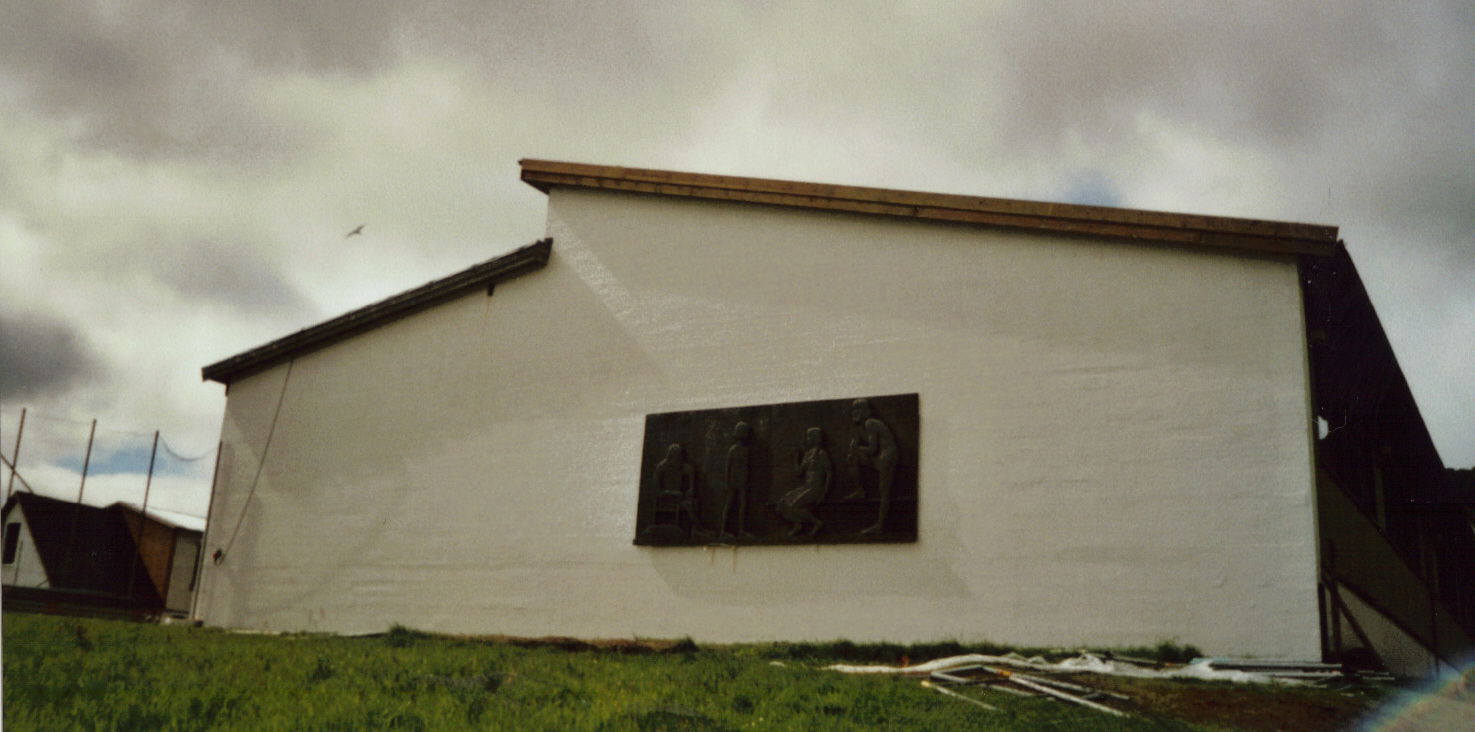 Bronzerelief des bedeutendsten Künstlers der Färöer, Janus Kamb…