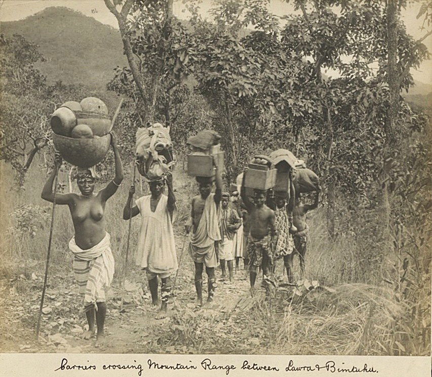 Carriers crossing mountain range between Lawra & Bimtuku.