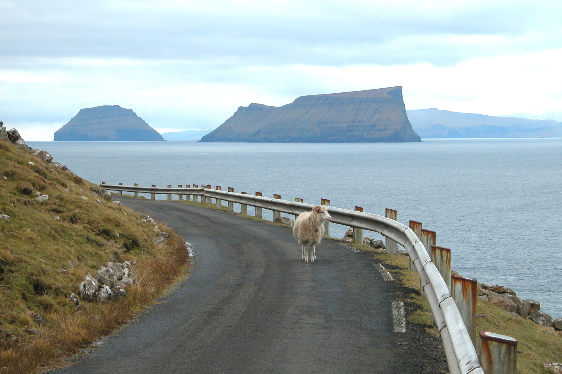 On the way to Skarvanes on Sandoy, Faroe Islands. The islands i…