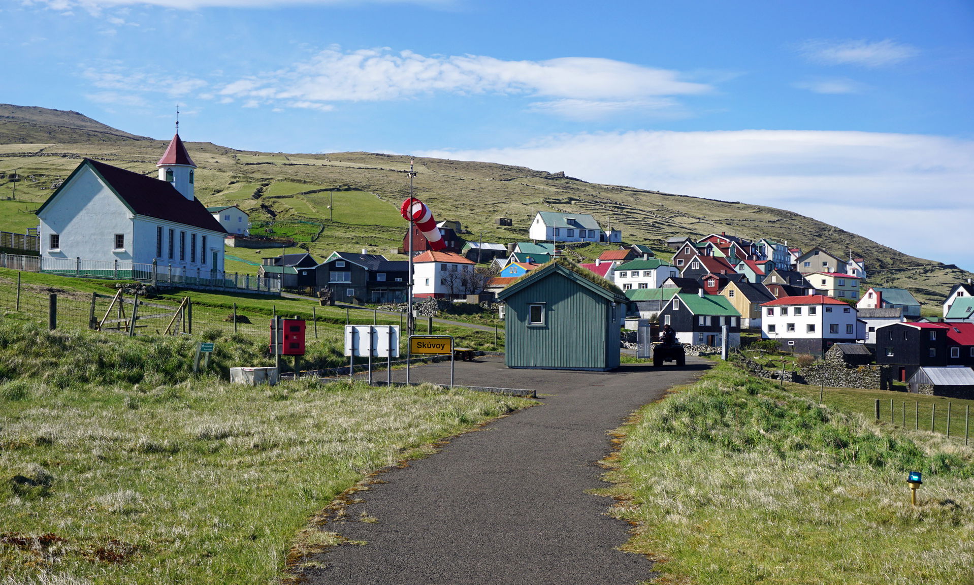 Skúvoy village seen from Skúvoy helicopter pad.
