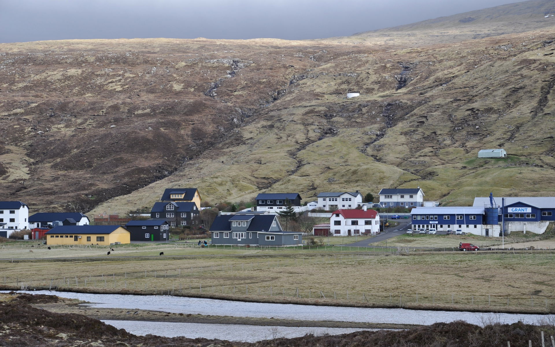 View of Vatnsoyrar (on Vágar island, Faroe Islands). In the for…