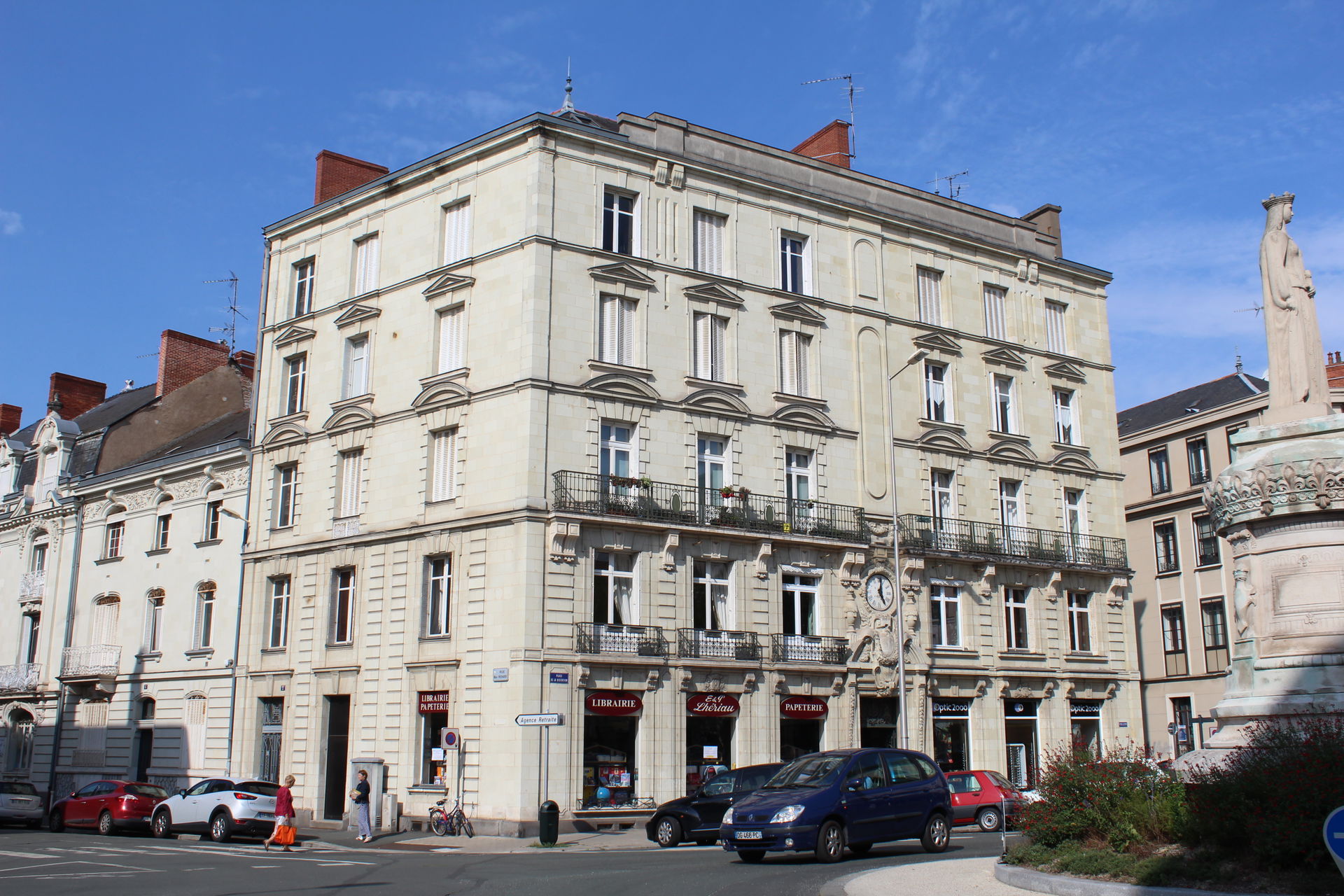 Immeuble, 10 place de la Visitation, Angers.
