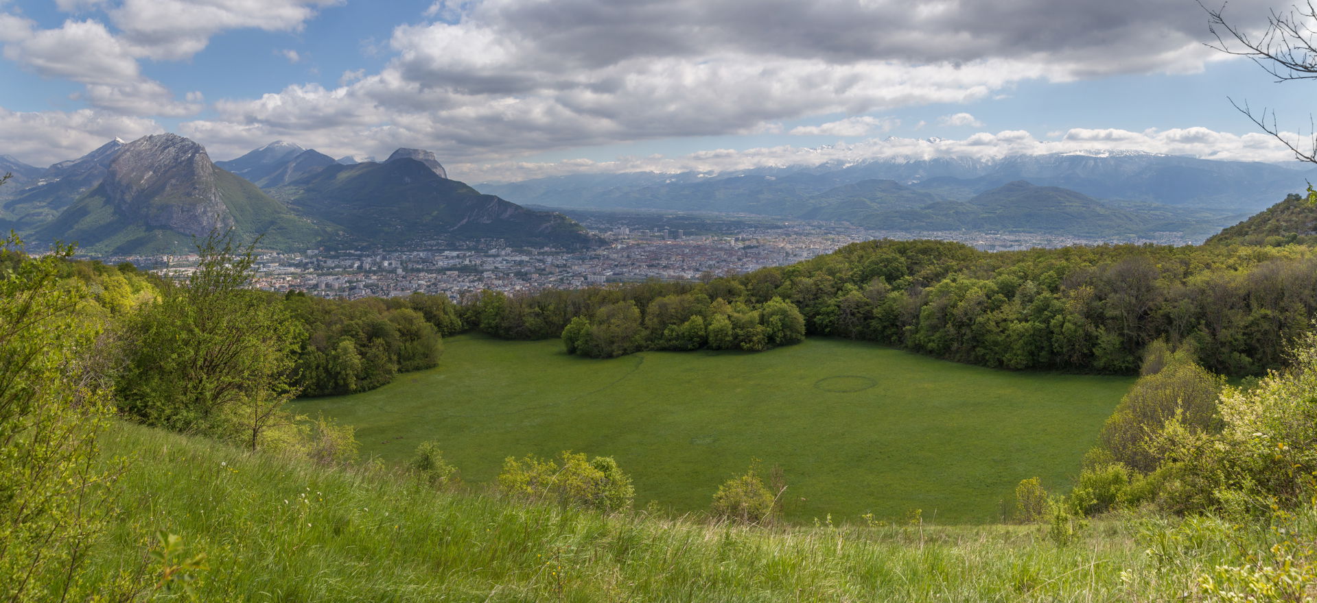 Panorama on Grenoble and the Chartreuse since the path of the S…