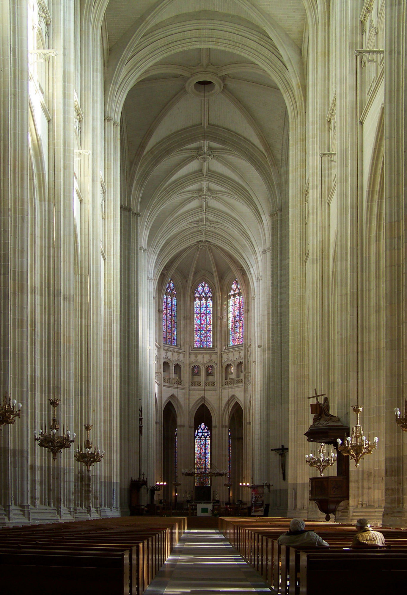 Nave of the Cathédrale Saint-Pierre et Saint-Paul de Nantes.