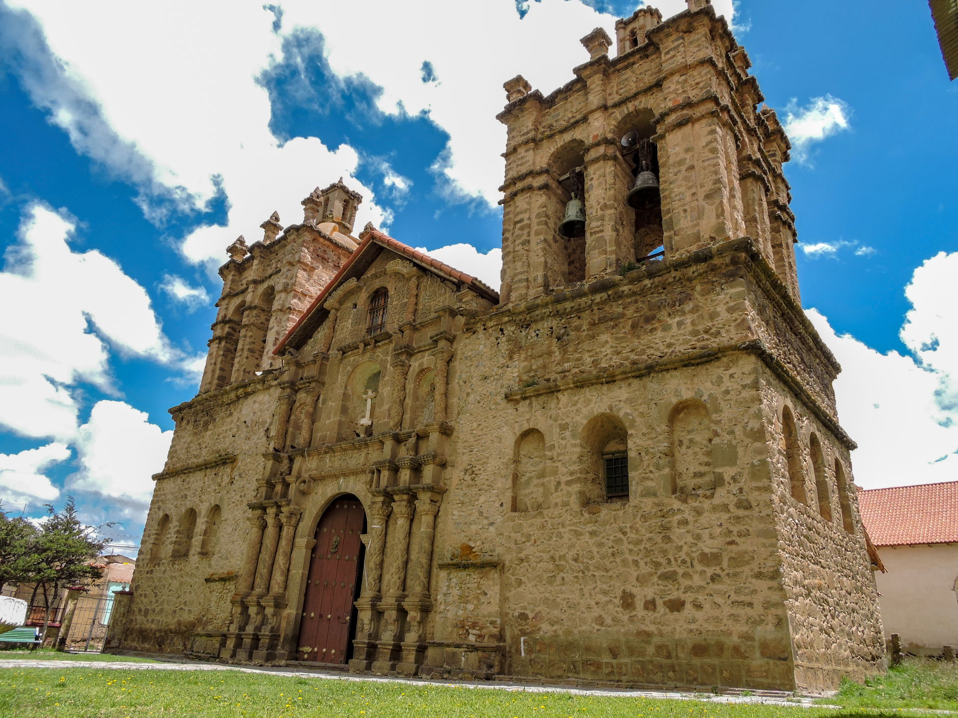 This medium shows the protected monument with the number L/00-3…