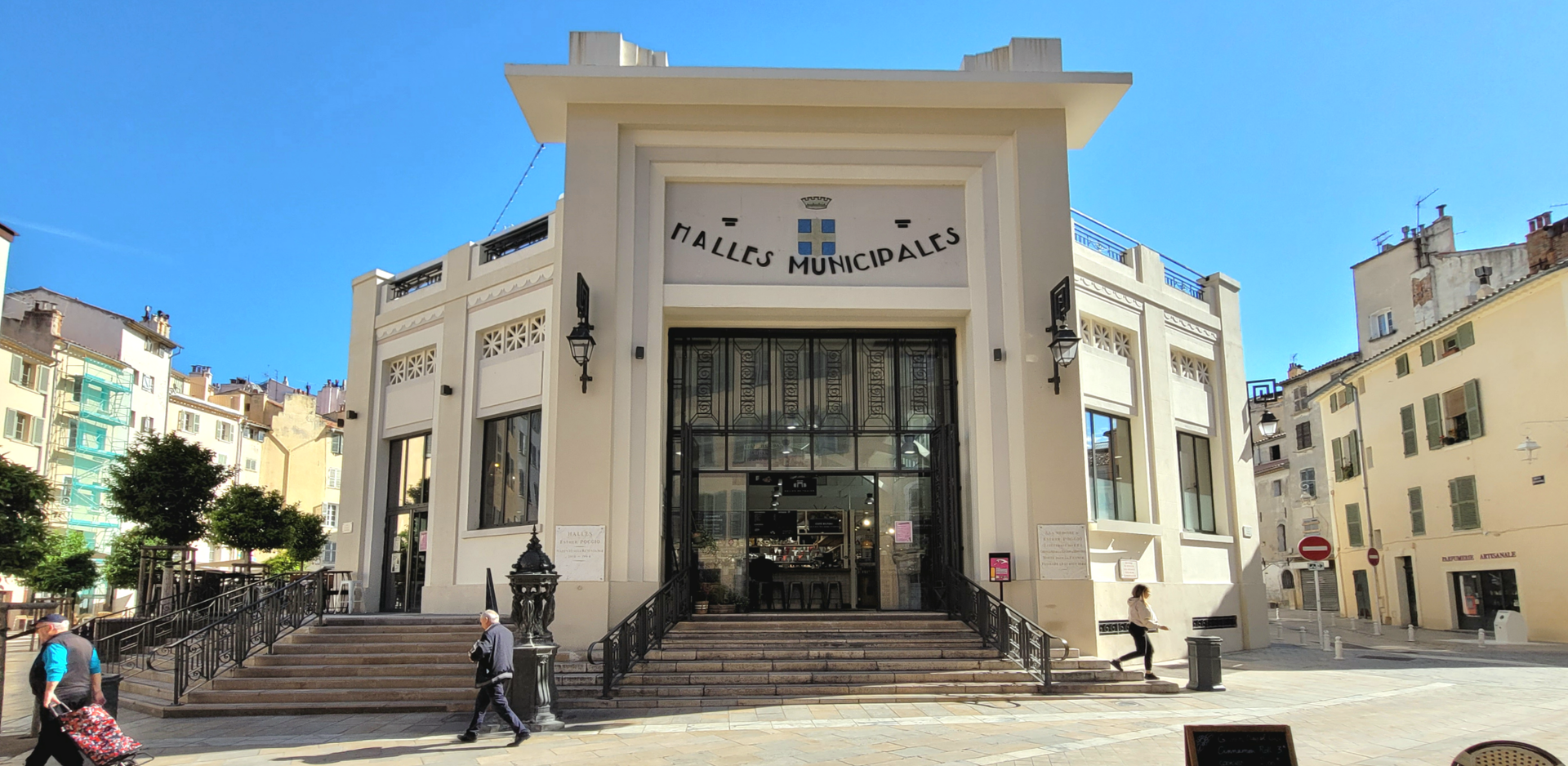 Les halles municipales de Toulon, dites halles Raspail ou Poggi…