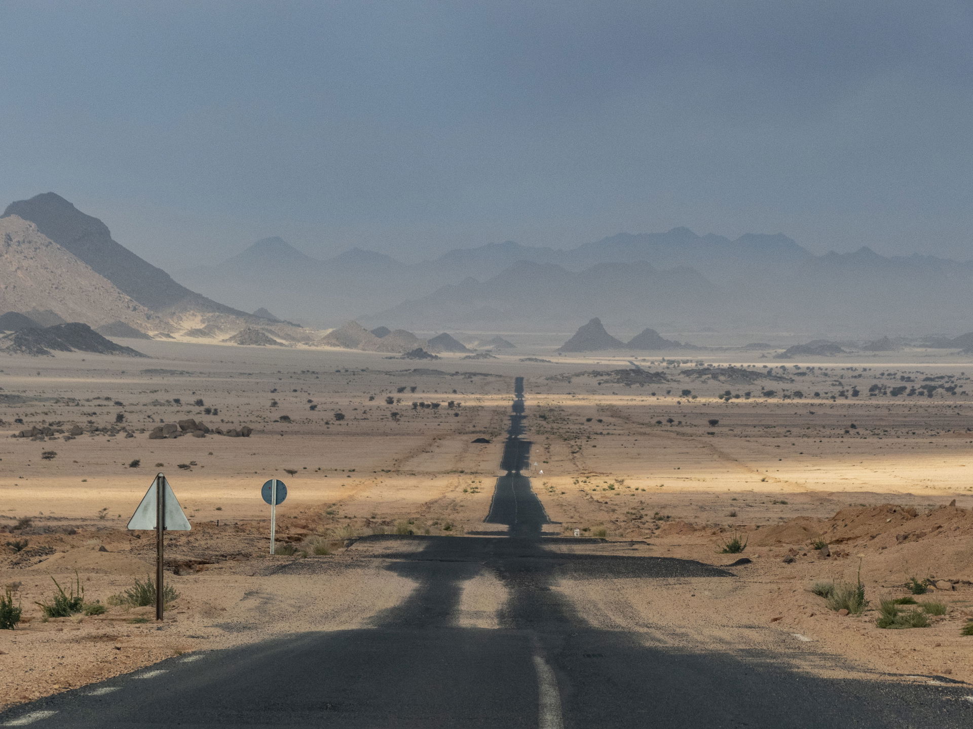 Route Tadrart rouge - Djanet.