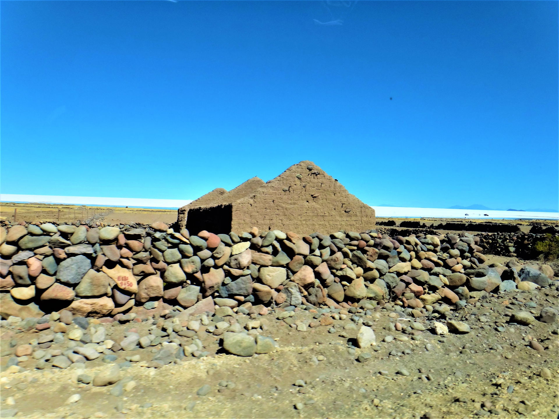 Small indigenous town in the vicinity of the Salar de Uyuni Lli…