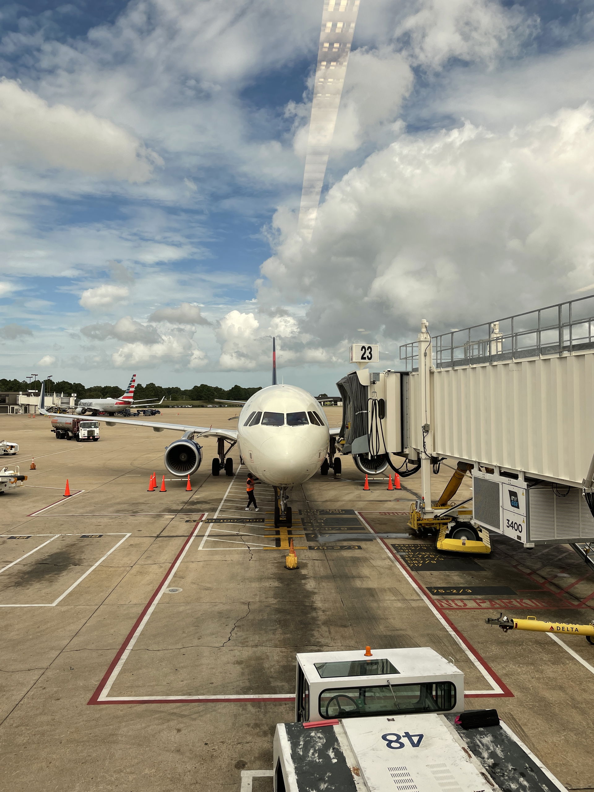 Airbus A321 Arriving at Norfolk International