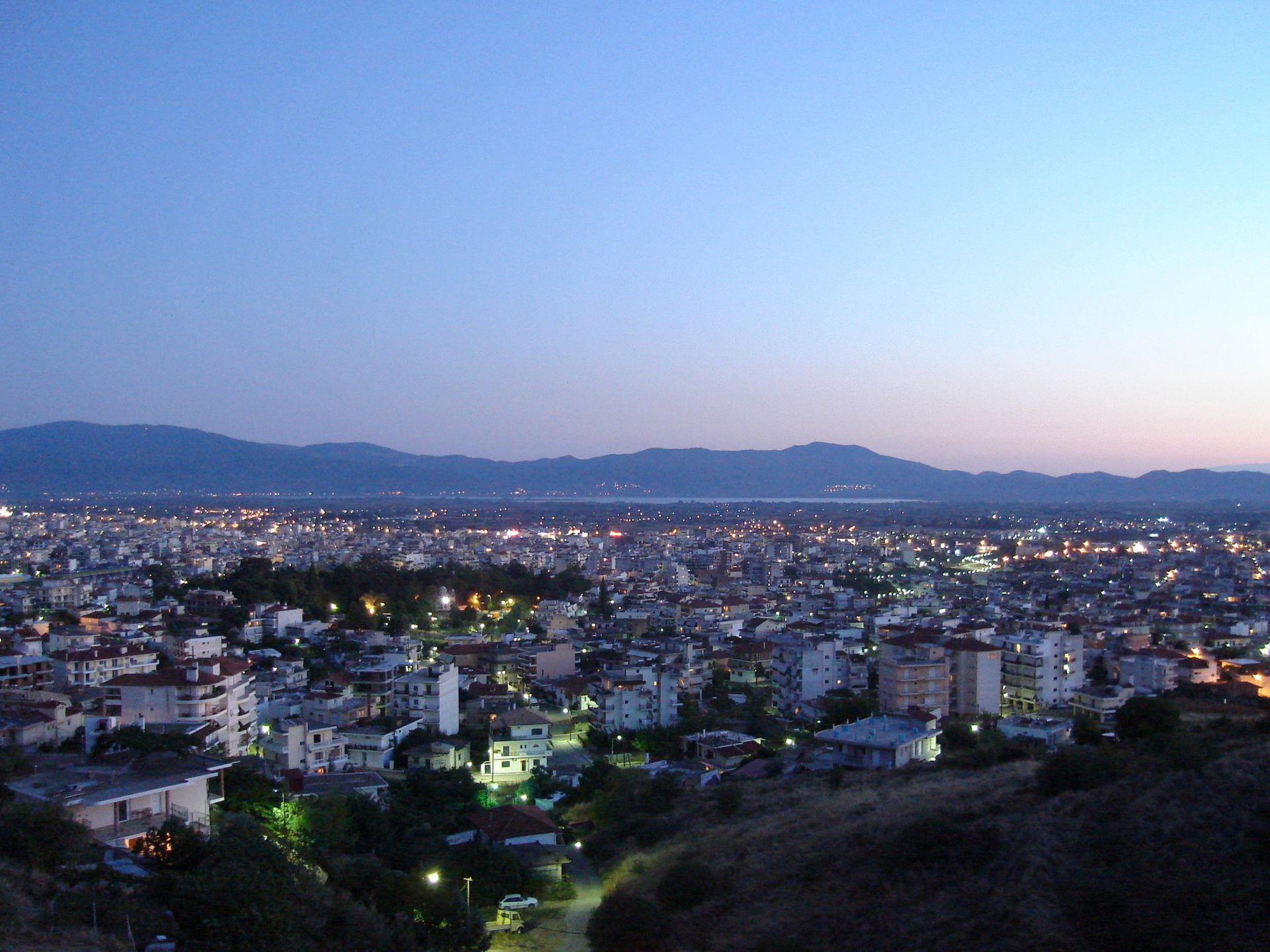 View on the city of en:Agrinio in en:Greece in the Evening. In …
