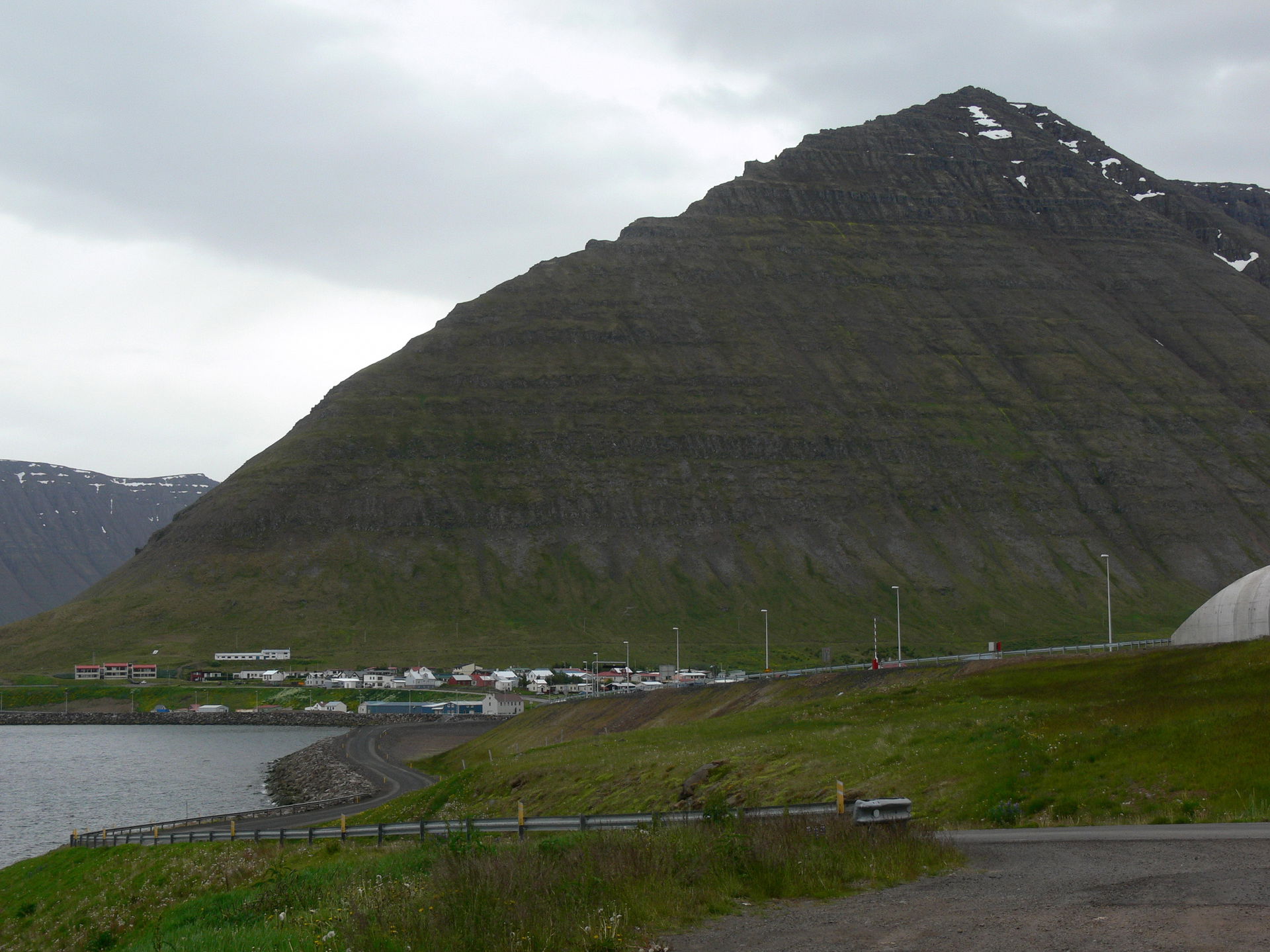 Hnífsdalur and the southeast entrace to Bolungarvíkurgöng (tunn…