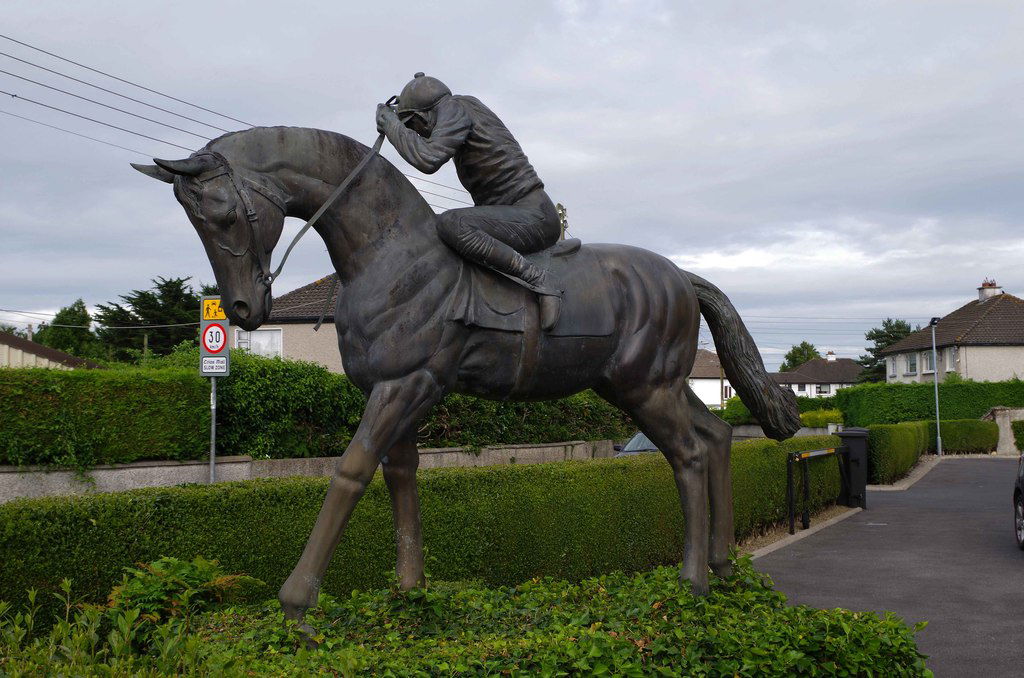 Carlow Guesthouse (2) - sculpture, Green Lane, Carlow