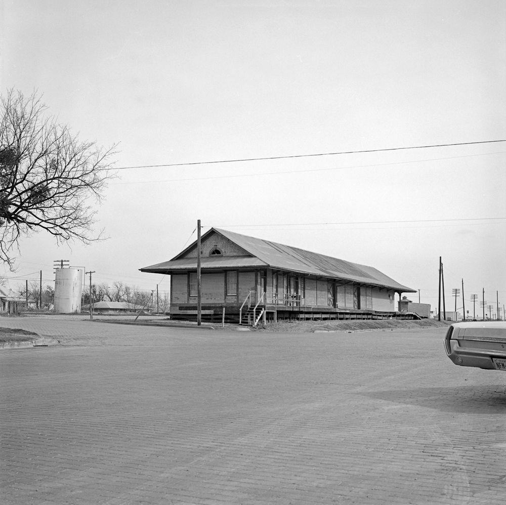 Title: [Texas and New Orleans, Southern Pacific Freight Station…