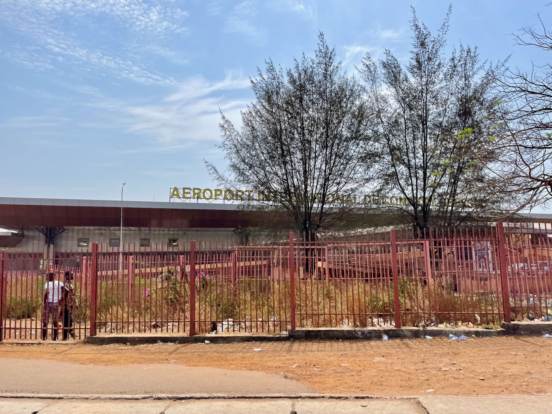 Aéroport international de Conakry Gbessia vu de l'extérieur