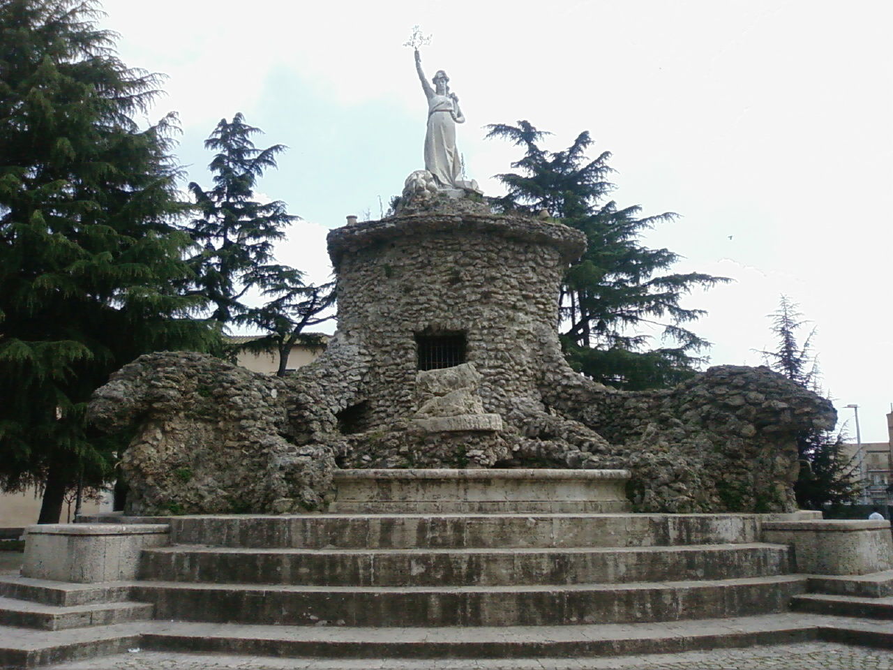 La Fontana Biondi, con la statua della Bella Ninfa è considerat…