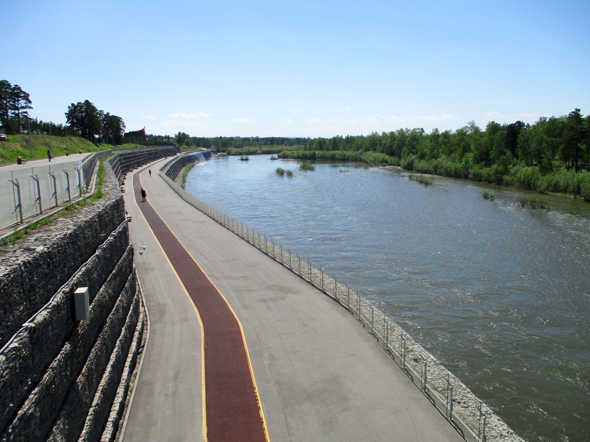 Embankment in Angarsk, Kitoi river