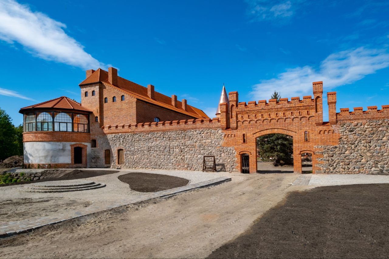 Neuhausen Castle. It has been preserved in good condition. The …
