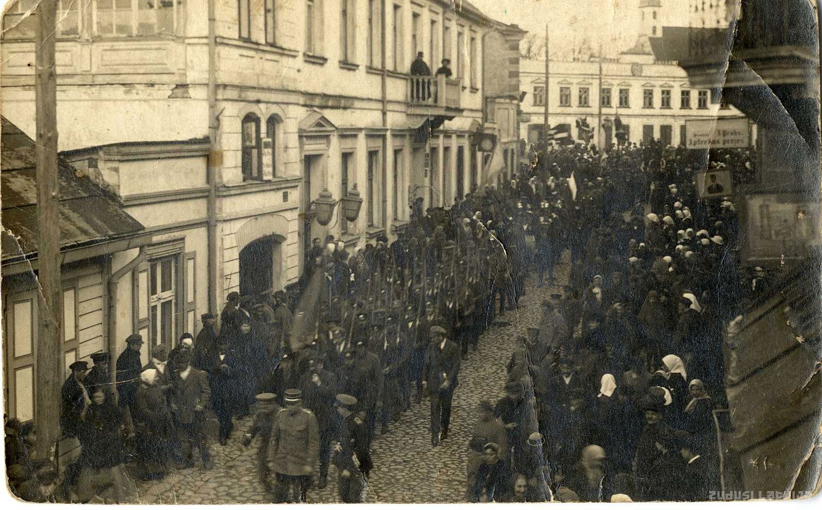 The march of soldiers mobilized by the Latvian Provisional Gove…
