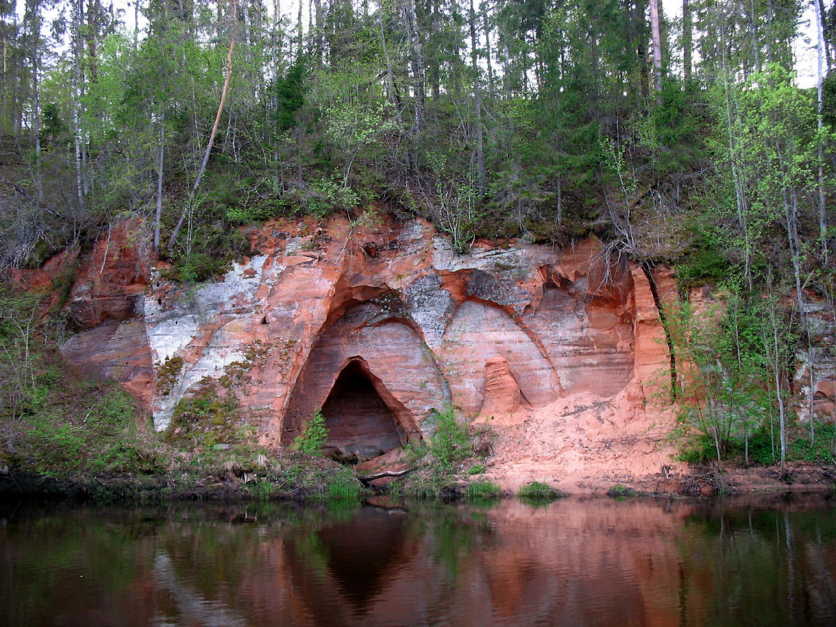 The river Salaca in the park of Mazsalaca (Latvia): Angel's cav…