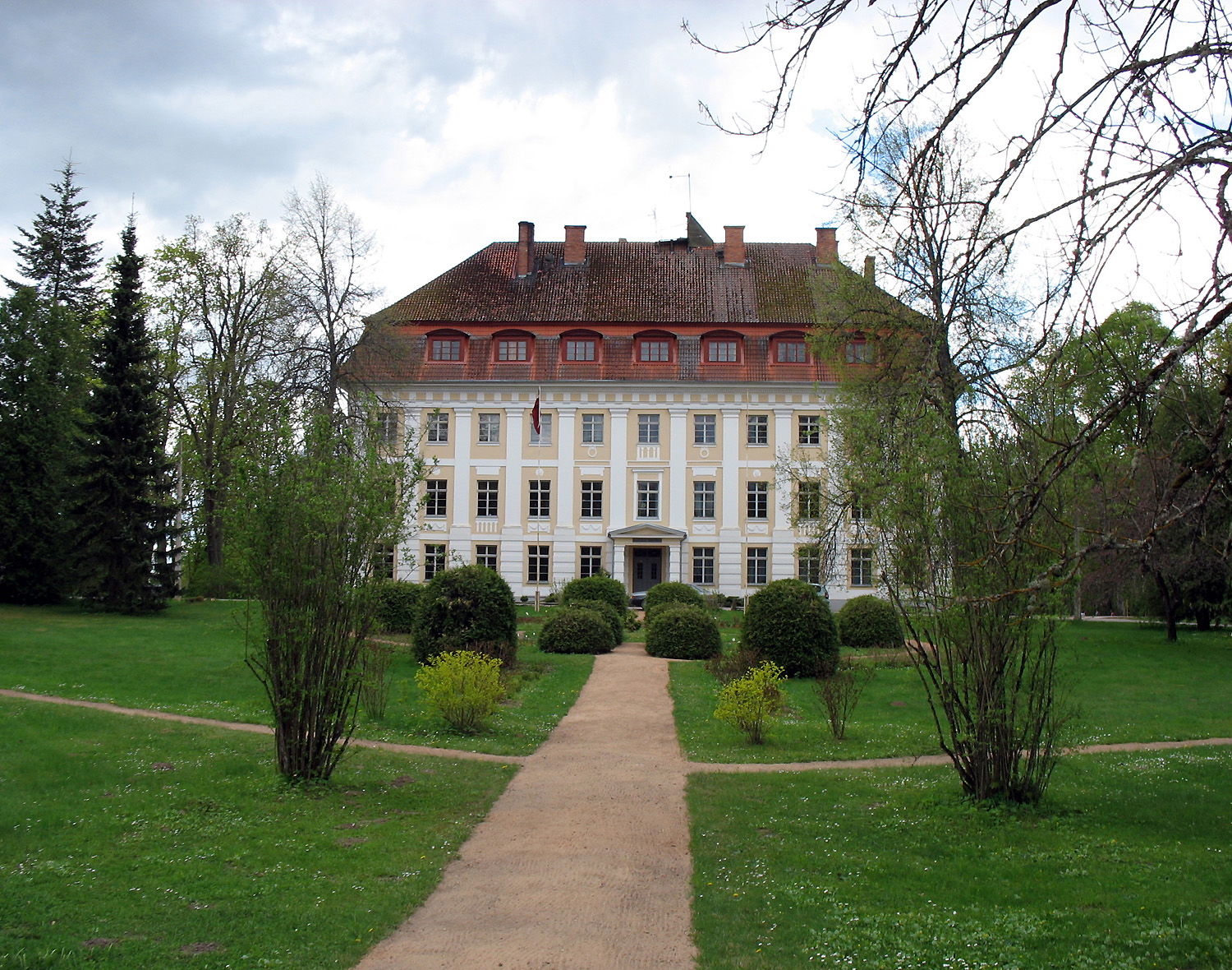 ehemaliges Schloss, Grundschule, Vorderseite
