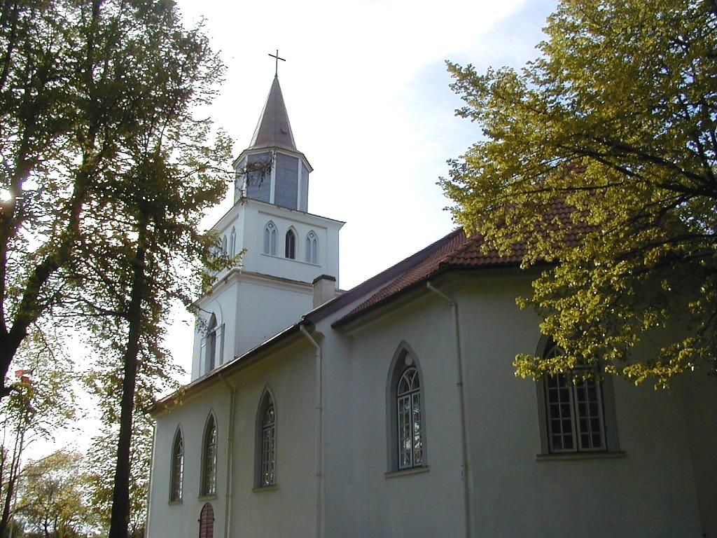 Skrundas baznīca 2000-05-13