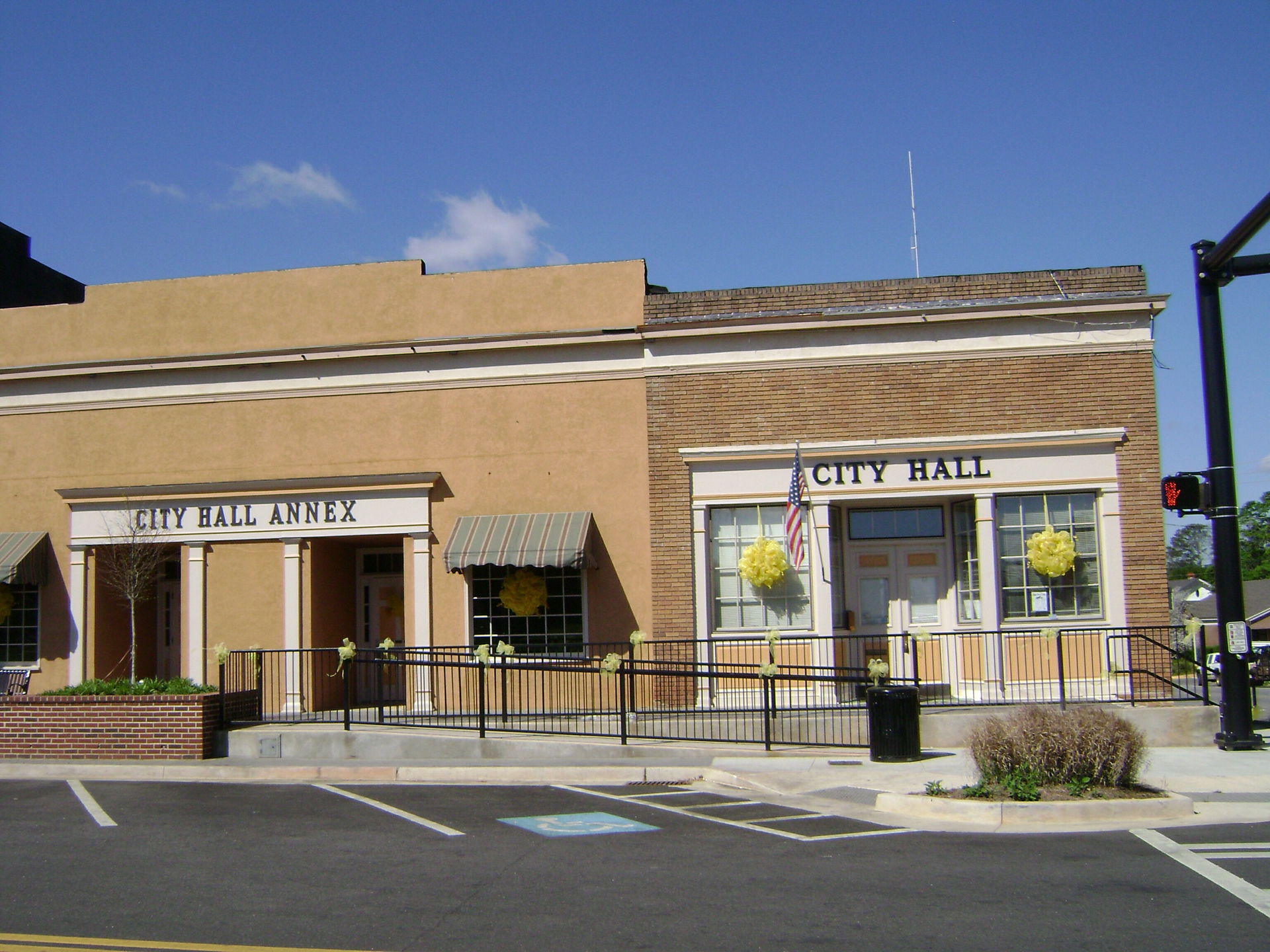 Forsyth City Hall in Forsyth, Monroe County, Georgia. Corner of…