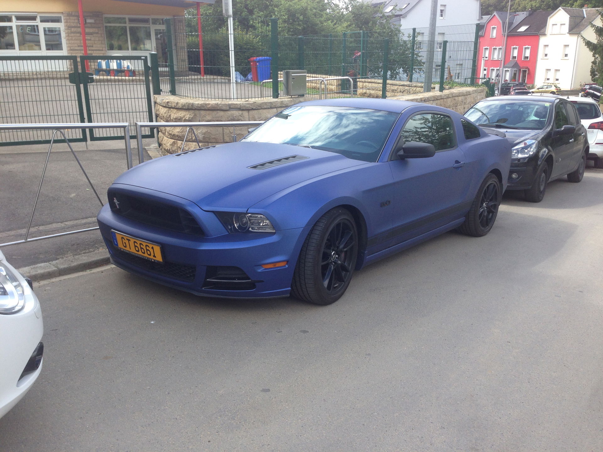 Ford Mustang in der Rue Grand-Duc Adolphe in Düdelingen in Luxe…