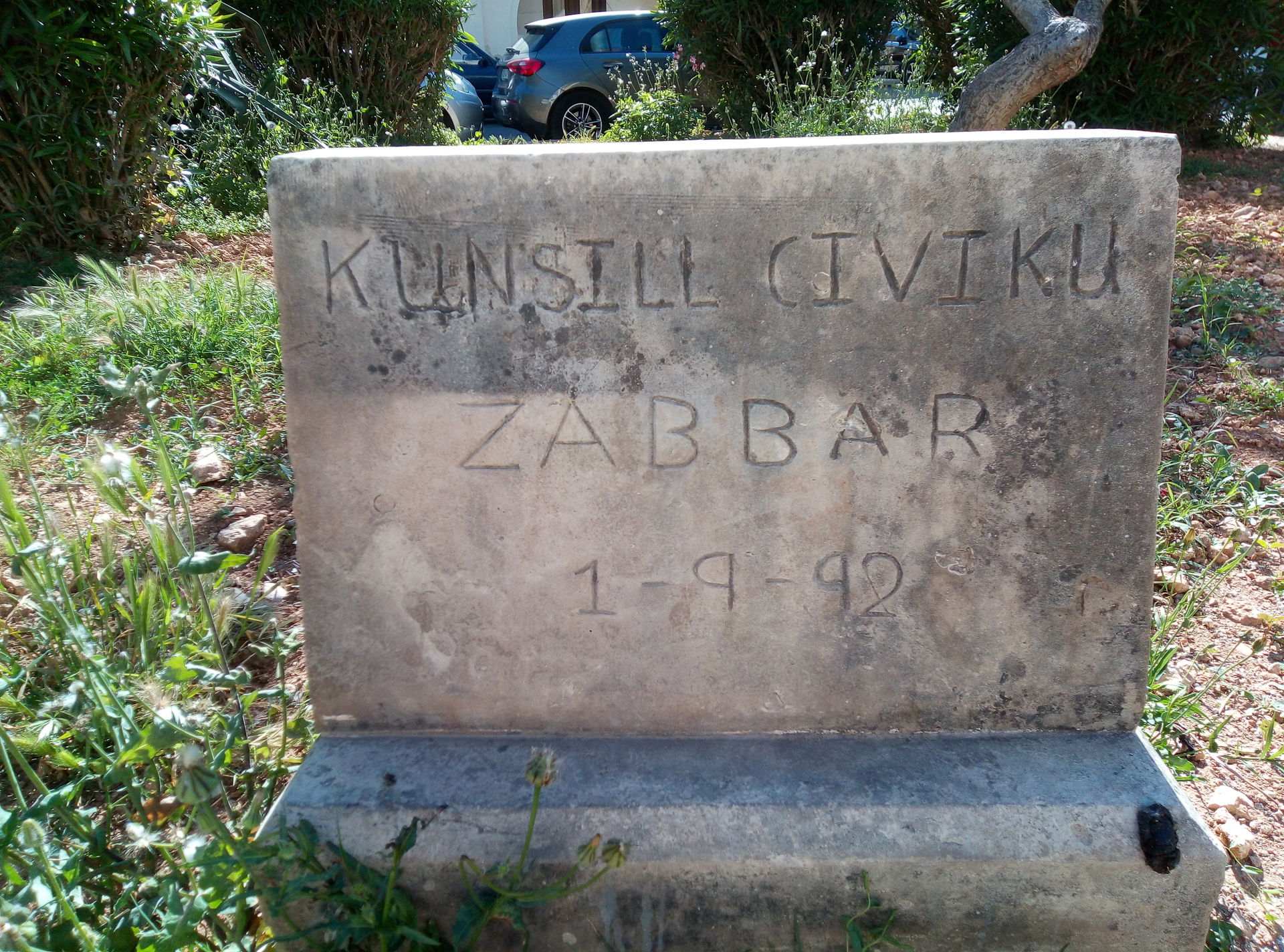 Plaque in a garden in Żabbar.
OpenID 58613