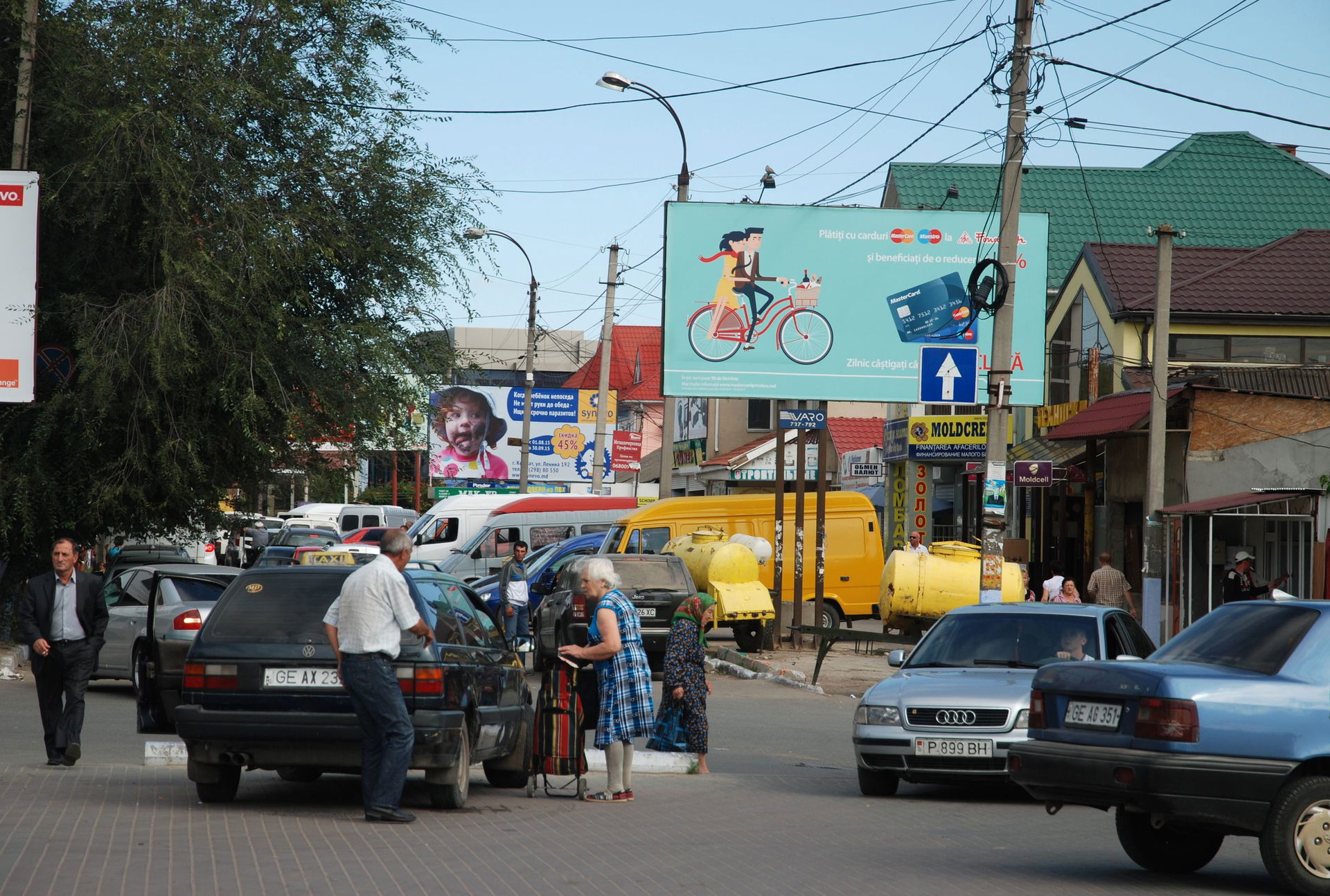 Comrat, market