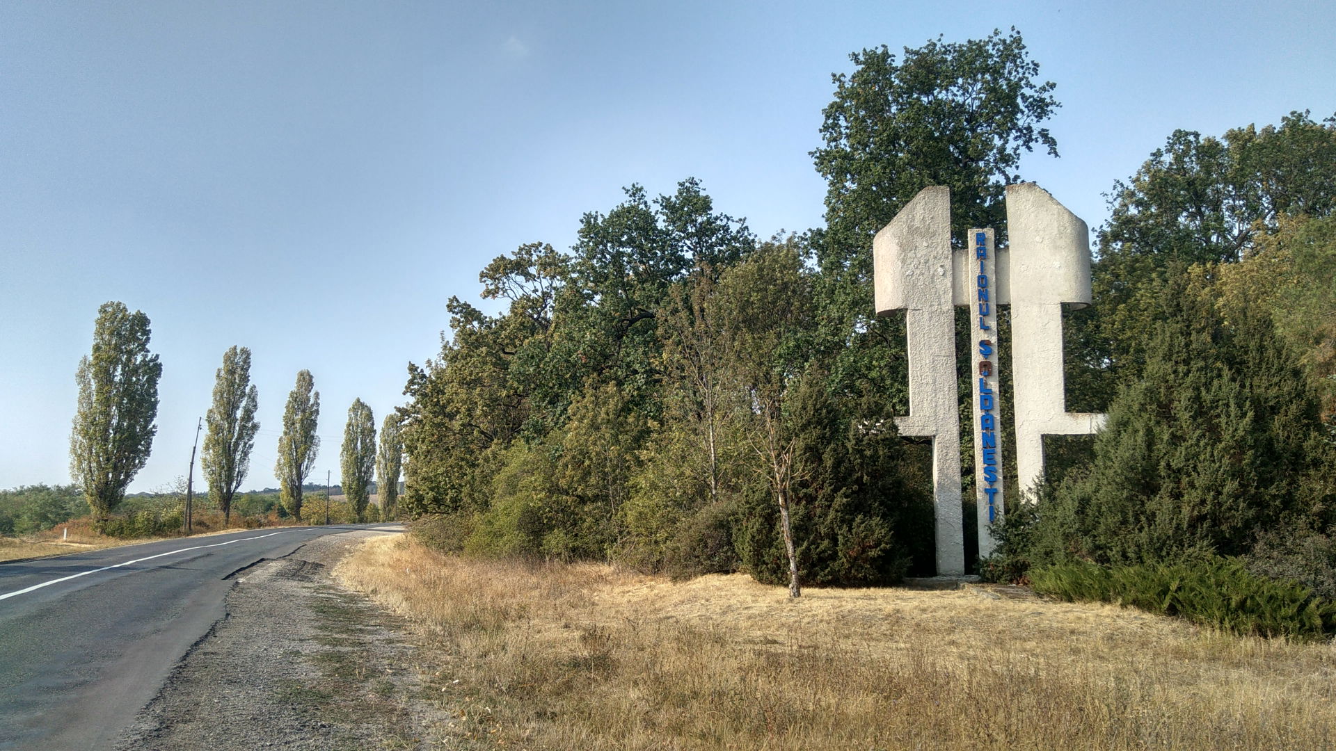 Intrare în raionul Șoldănești dinspre Rezina pe traseul R13