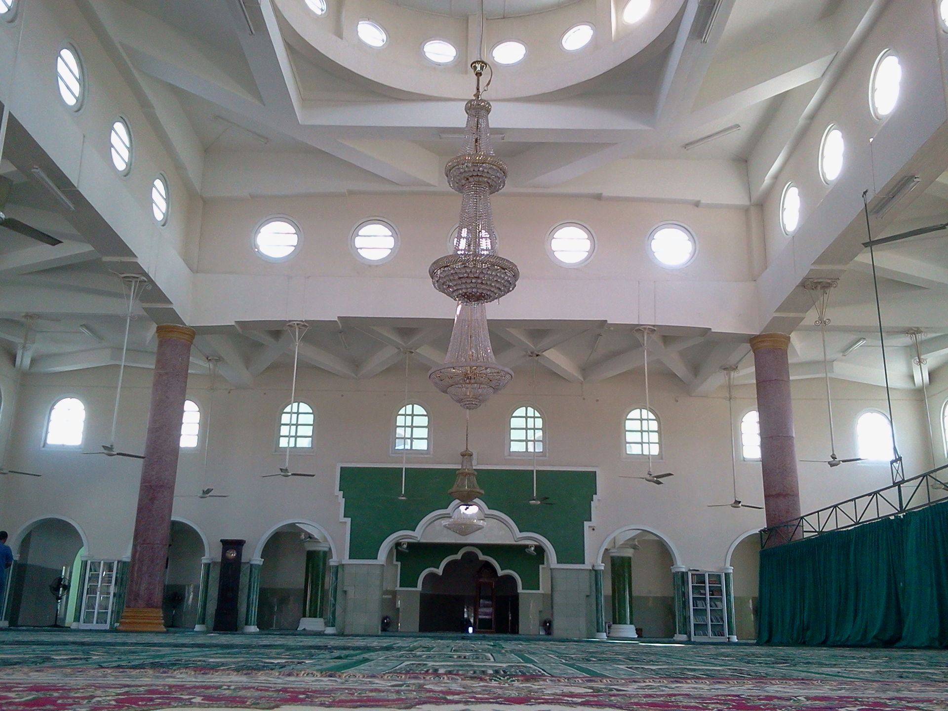 Interior Masjid Jamik Pangkal Pinang