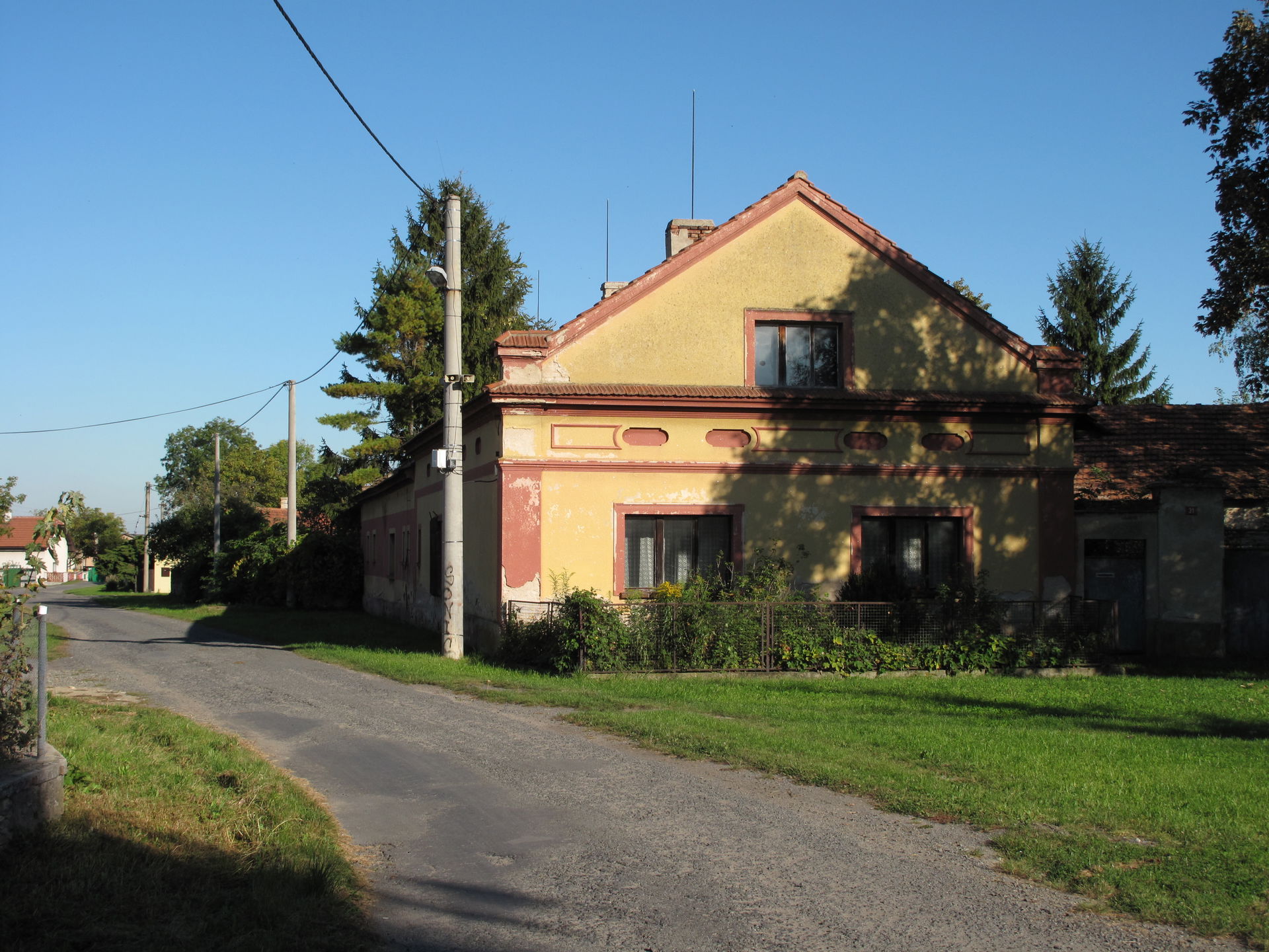 House facade in Korycany village, Mělník District, Czech Republ…
