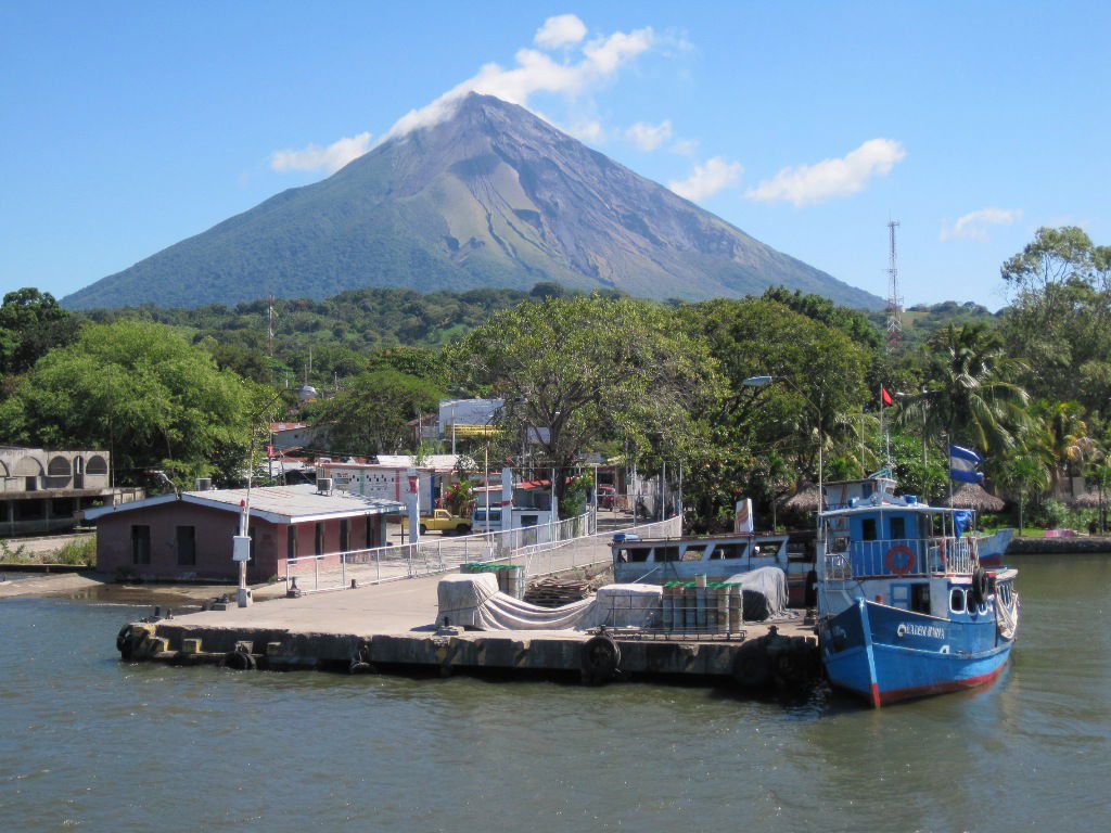 El puerto de Moyogalpa en la Isla de Ometepe, Nicaragua.
