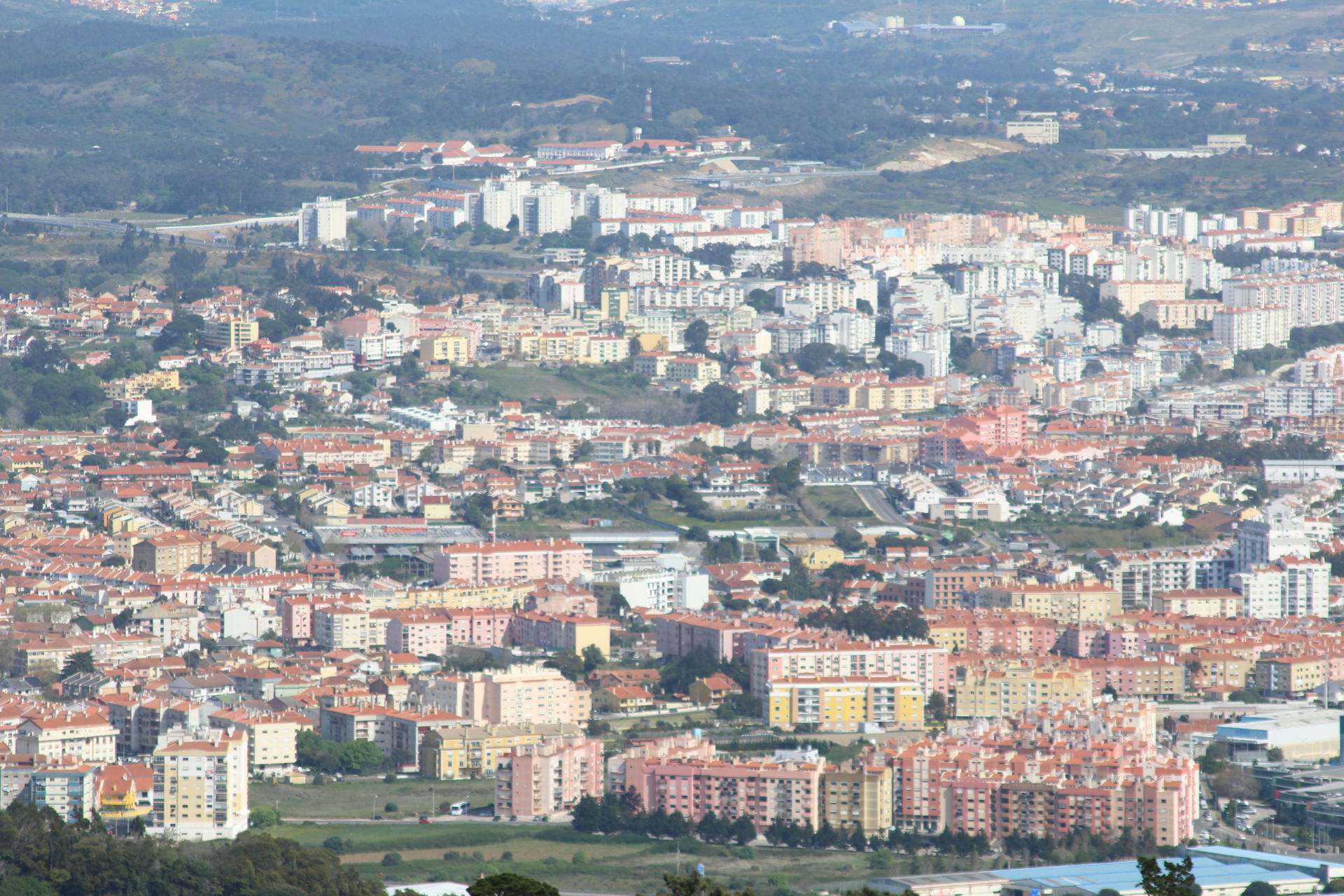 Vue d'Algueirão - Mem Martins depuis le palais national de Pena…