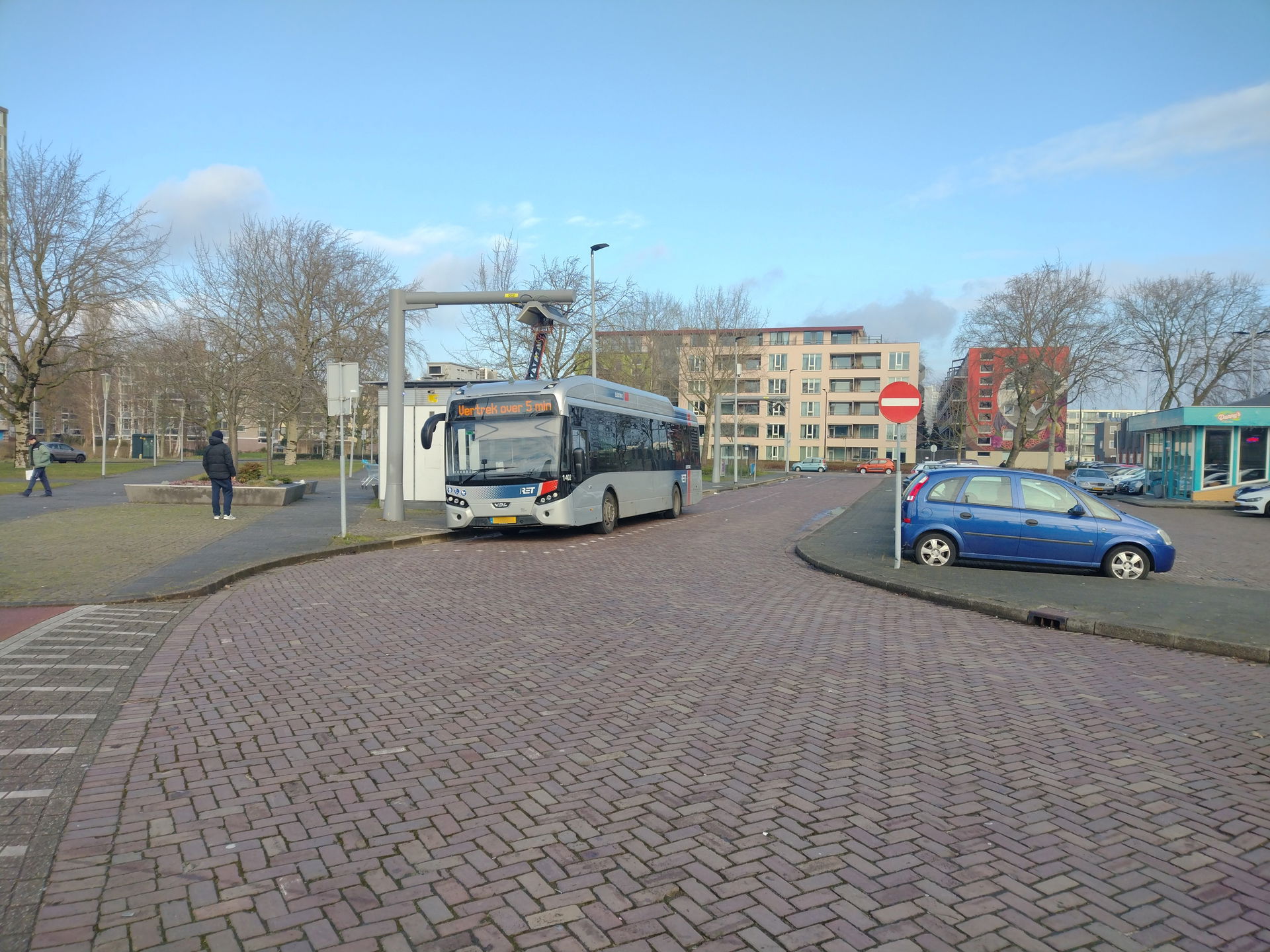Bus stop of the Vlaardingen West metro station. An electrical b…