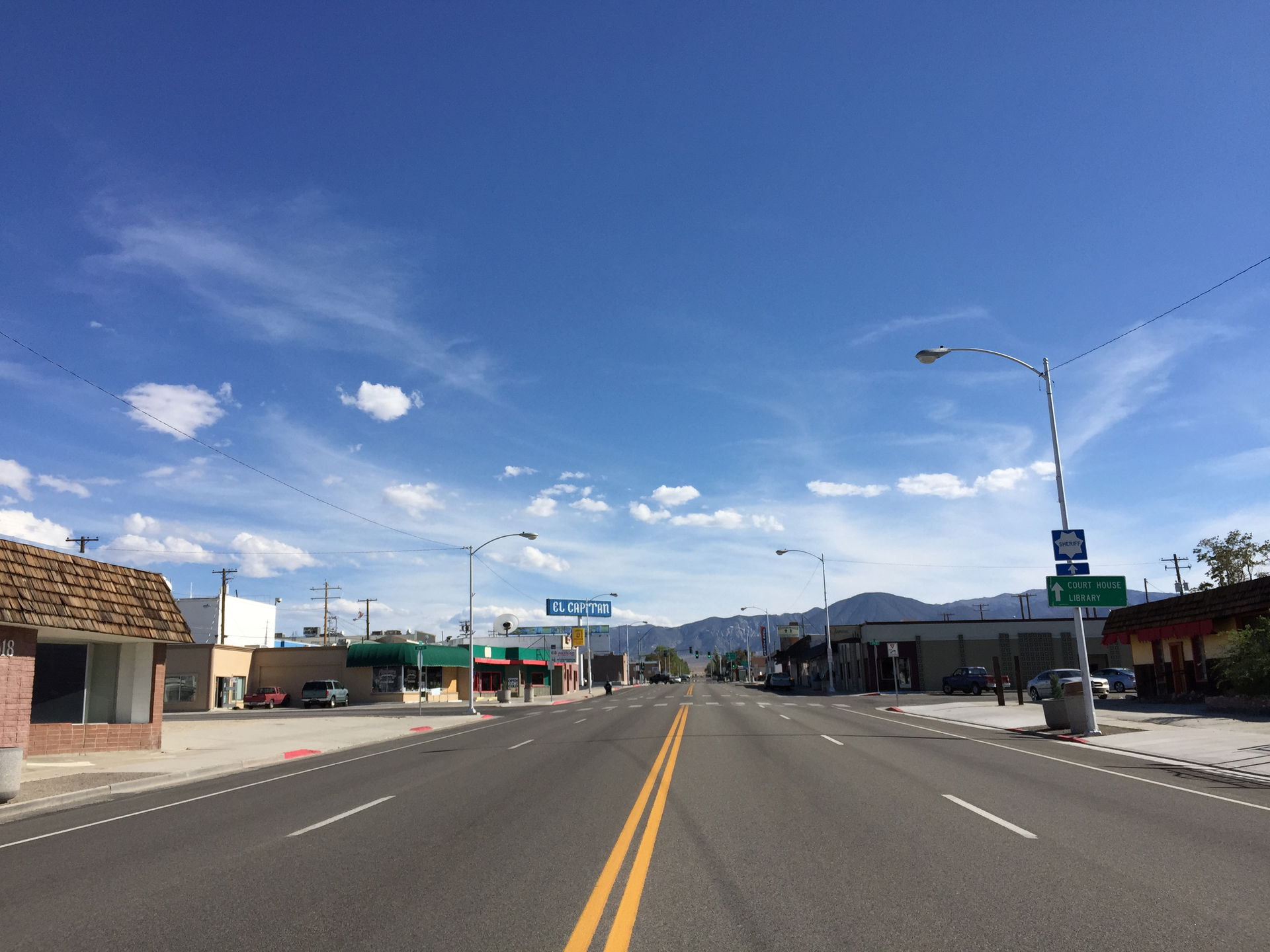 View south along E Street (U.S. Route 95) near 6th Street in Ha…