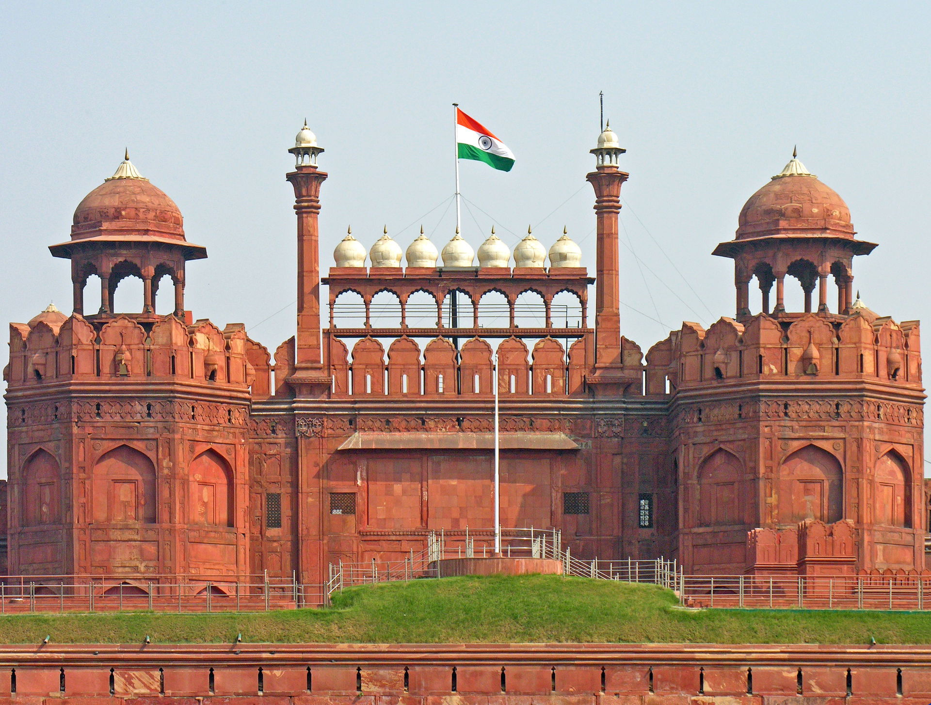 Red Fort  - Closer view of the top part of the gate above the M…
