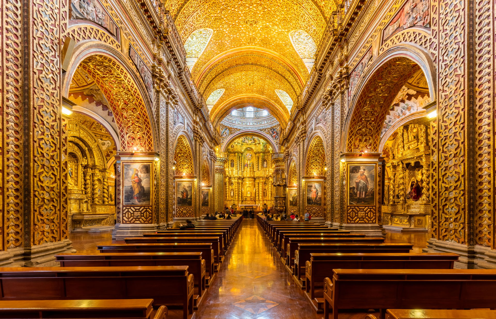 Main nave of the Church of the Society of Jesus (La Iglesia de …