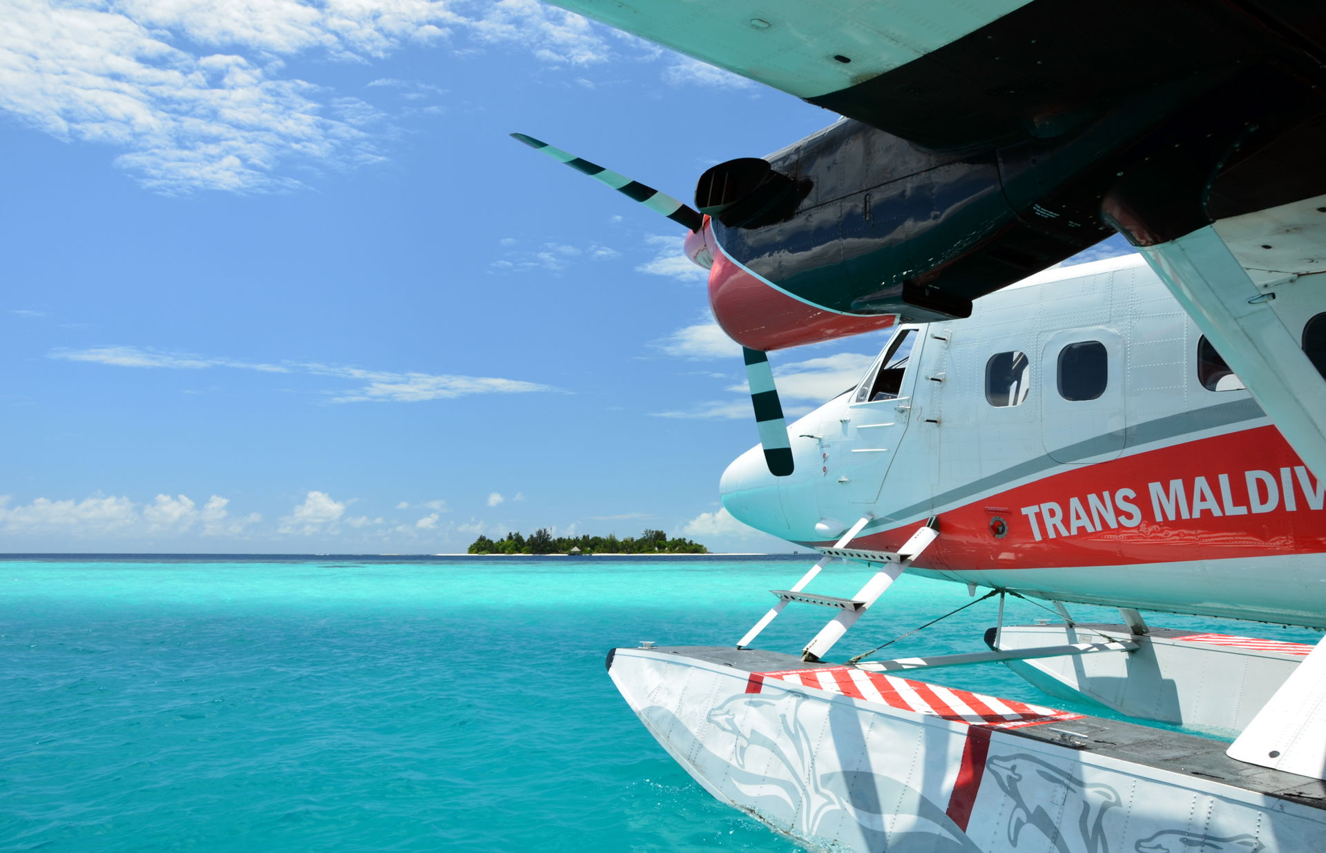 A Trans Maldivian Airways (TMA) floatplane to the north of Bath…