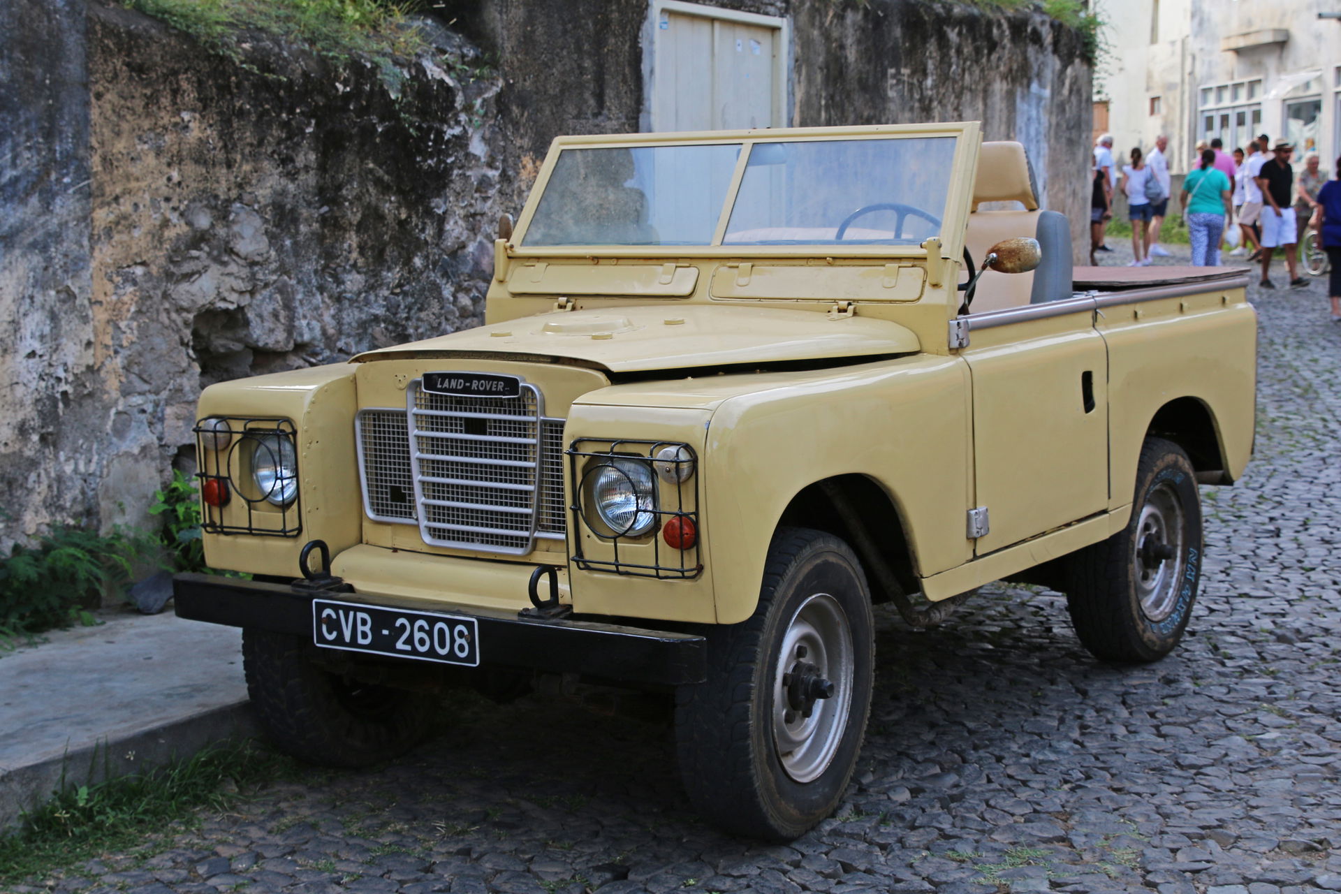 Land Rover Defender on the island São Nicolau (Kap Verde)