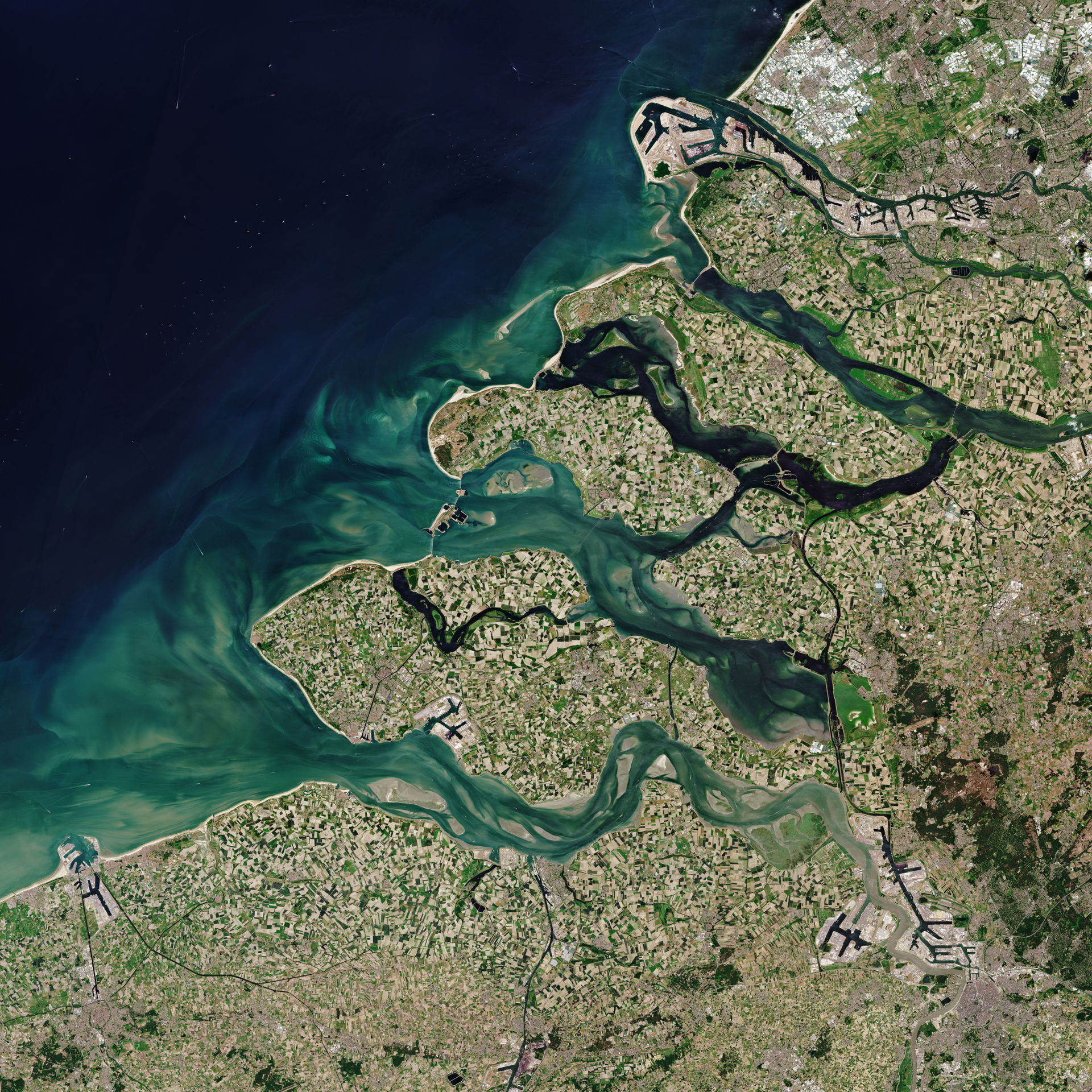 The Copernicus Sentinel-2 mission takes us over Zeeland – the w…