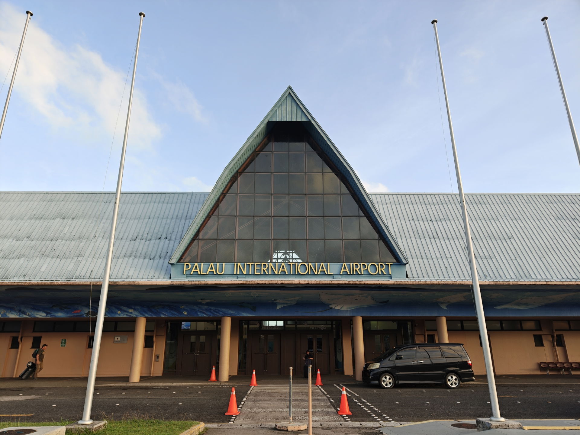 Palau International Airport, Arrivals