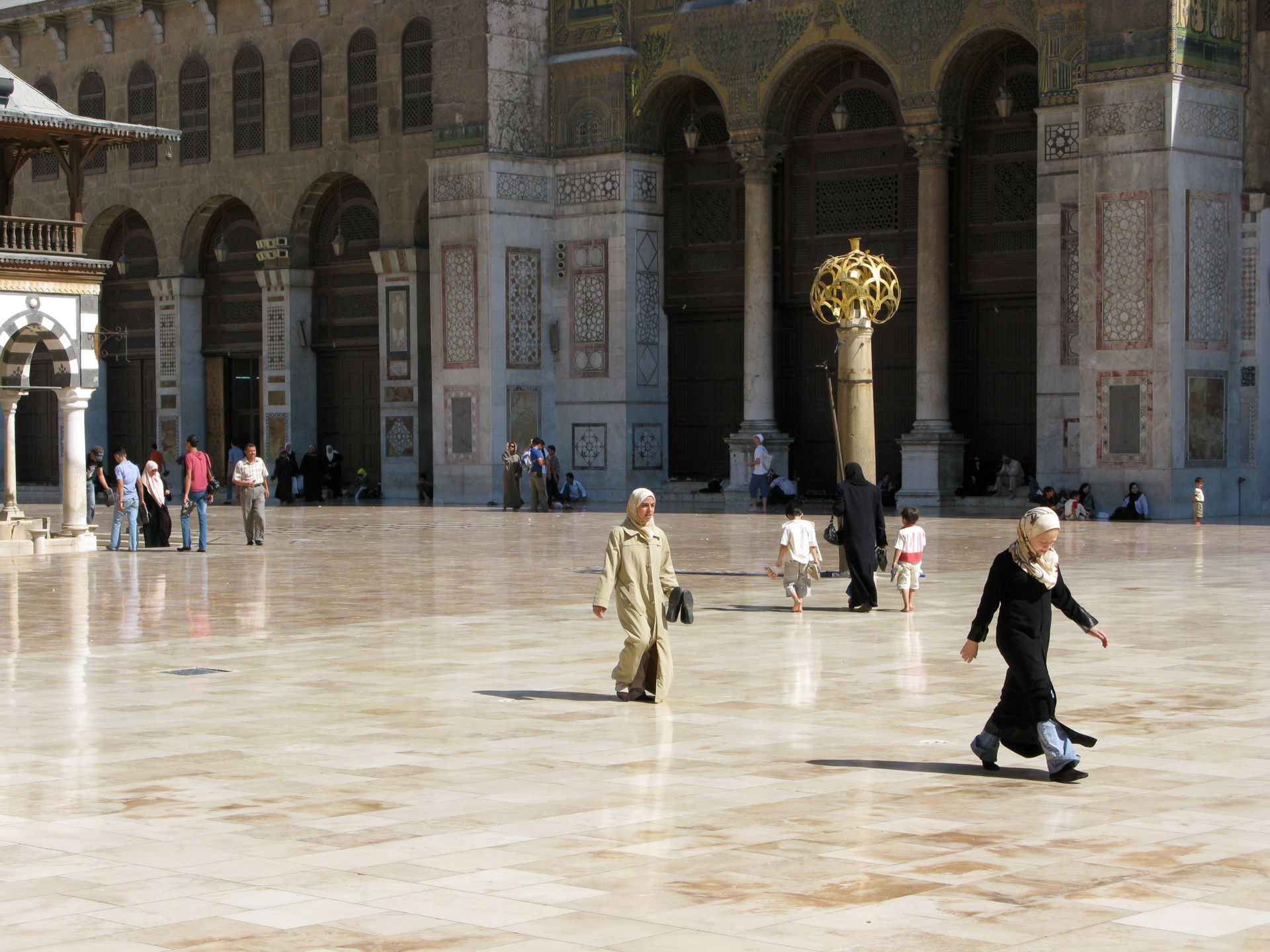 Damascus, Syria: The courtyard of the 8th-century Umayyad Mosqu…