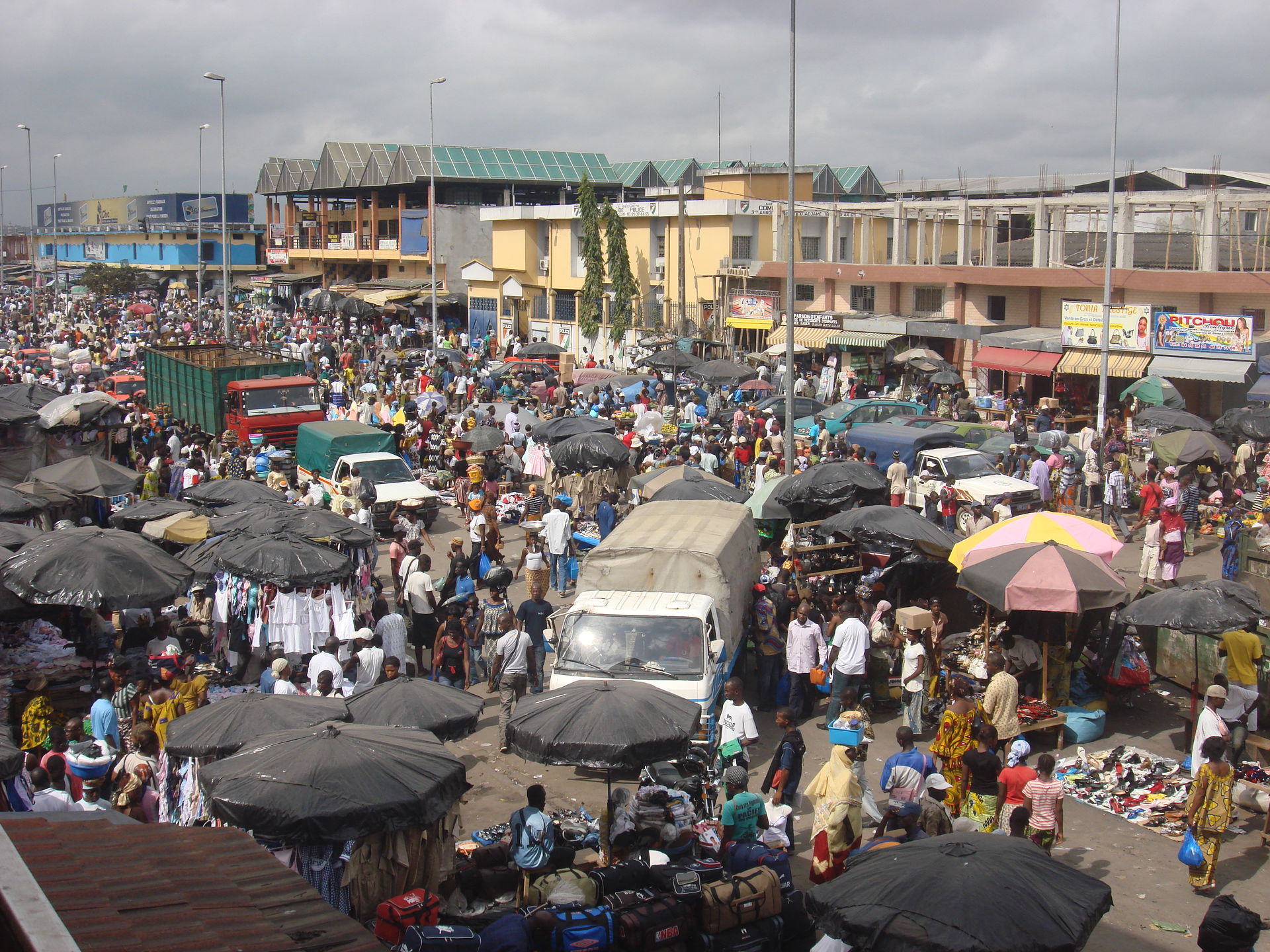 Marché traditionnel d'Adjamé à Abidjan, Côte d'Ivoire