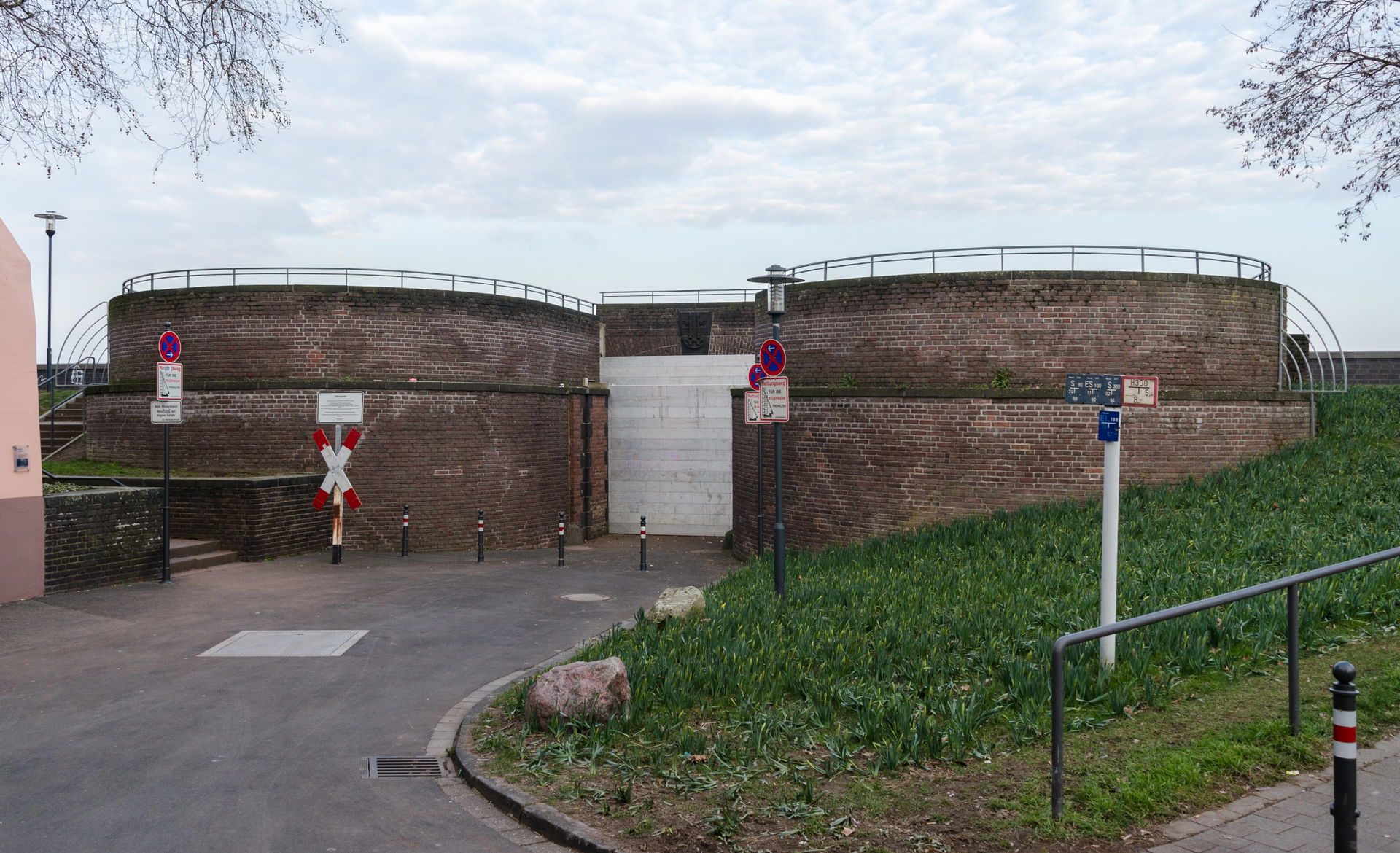 Krefeld-Uerdingen view 4