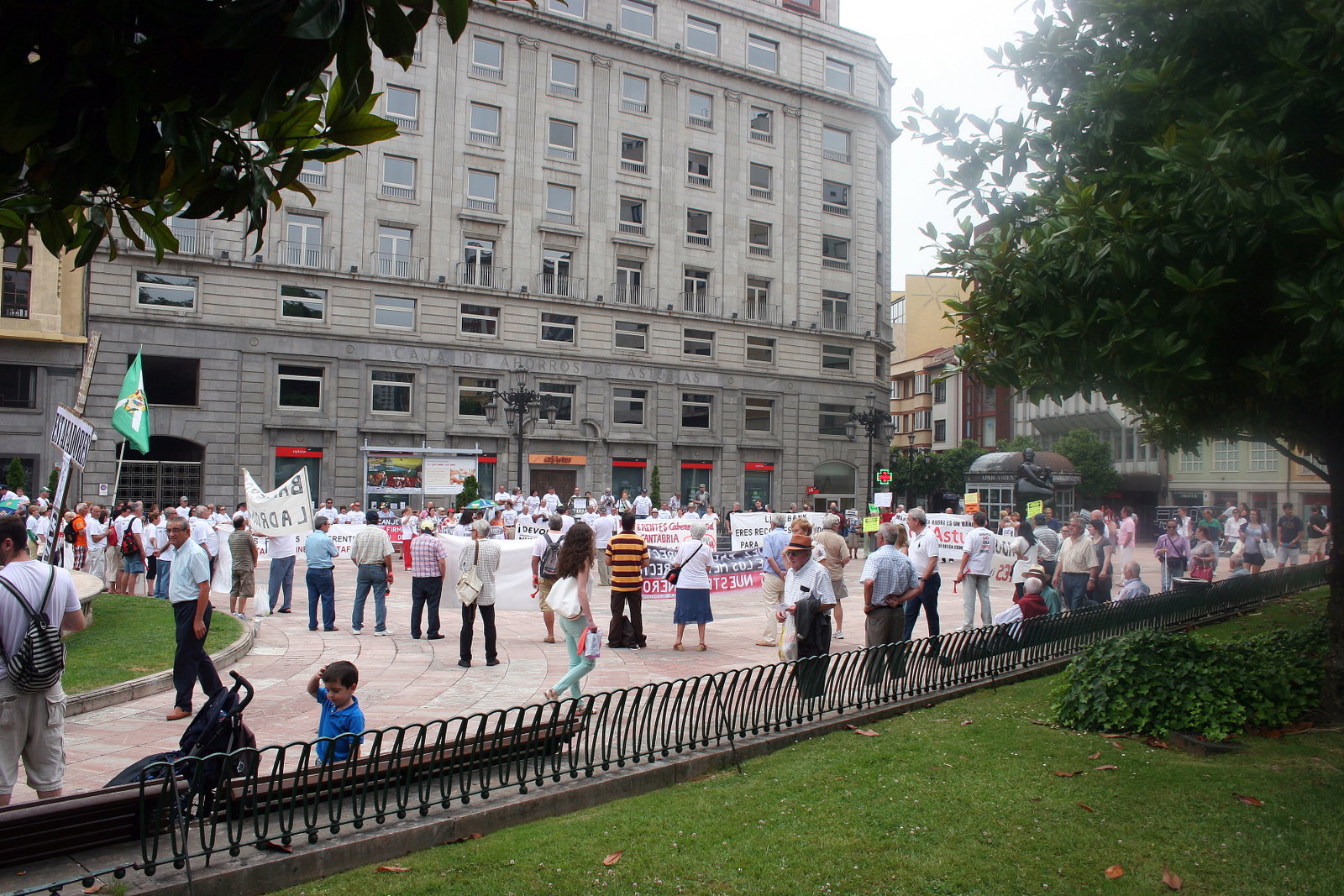 Plaza de la Escandalera district