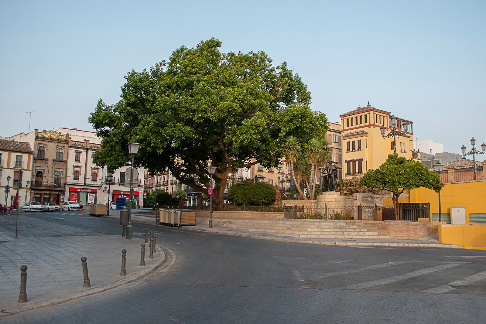 Altozano district