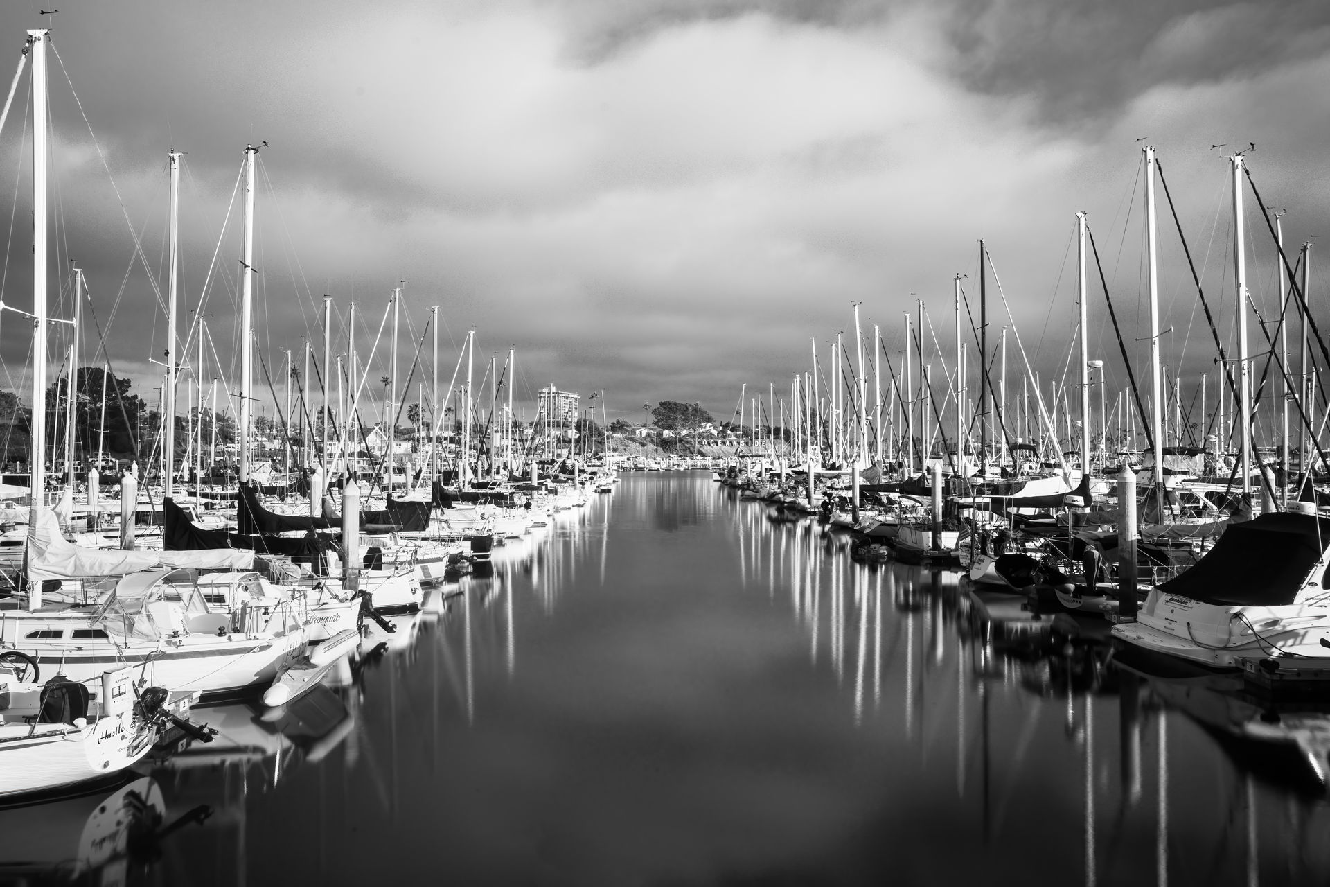 Composite of a fast exposure (to keep the boats sharp) with a l…